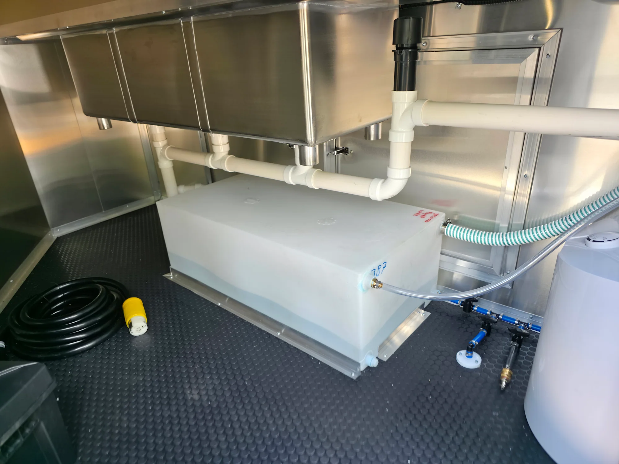 368-8.5-x-20-cobalt-blue-concession-trailer-food-event-catering-16.webp 8.5' X 20' Cobalt Blue Concession Trailer Food Event Catering