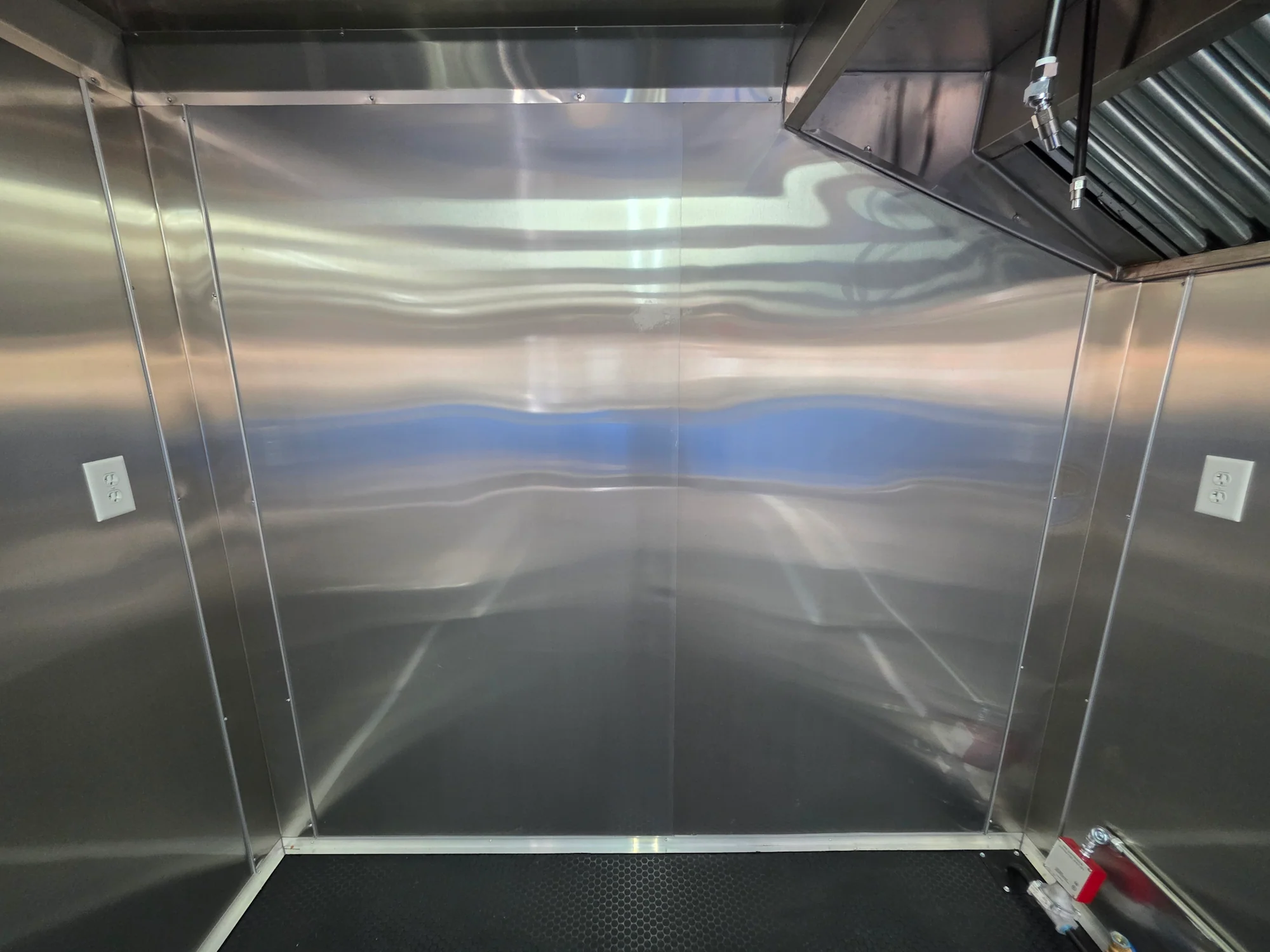 368-8.5-x-20-cobalt-blue-concession-trailer-food-event-catering-21.webp 8.5' X 20' Cobalt Blue Concession Trailer Food Event Catering