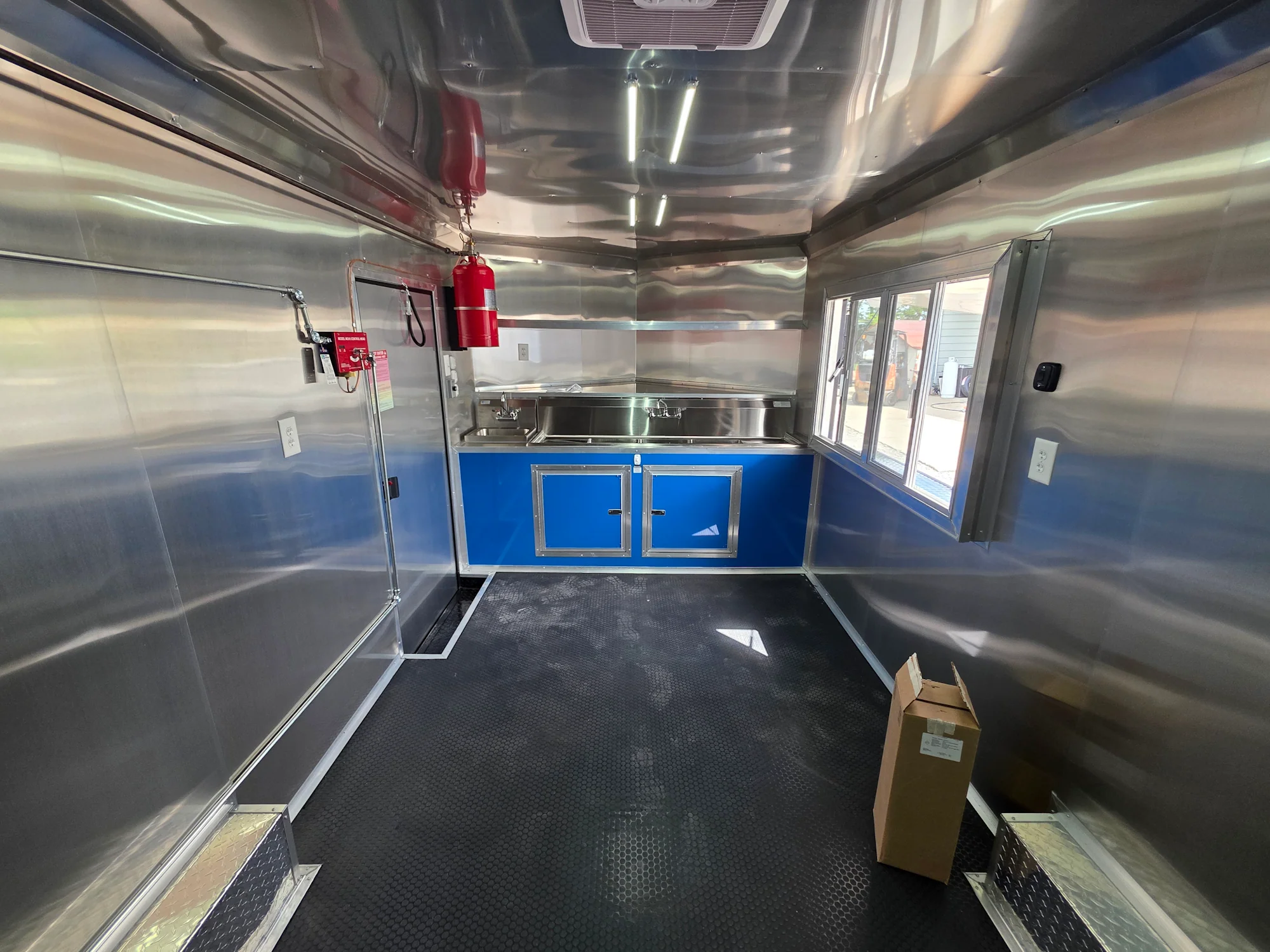 368-8.5-x-20-cobalt-blue-concession-trailer-food-event-catering-23.webp 8.5' X 20' Cobalt Blue Concession Trailer Food Event Catering