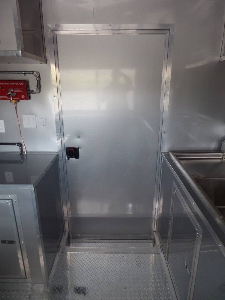 385-8.5-x-20-concession-food-trailer-black-event-catering-27.jpg 8.5' x 20' Concession Food Trailer Black Event Catering