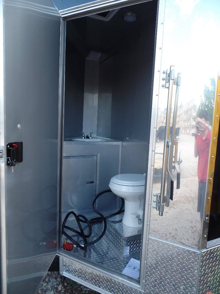 389-8.5-x-20-concession-food-trailer-black-with-appliances-5.jpg 8.5' x 20' Concession Food Trailer Black With Appliances