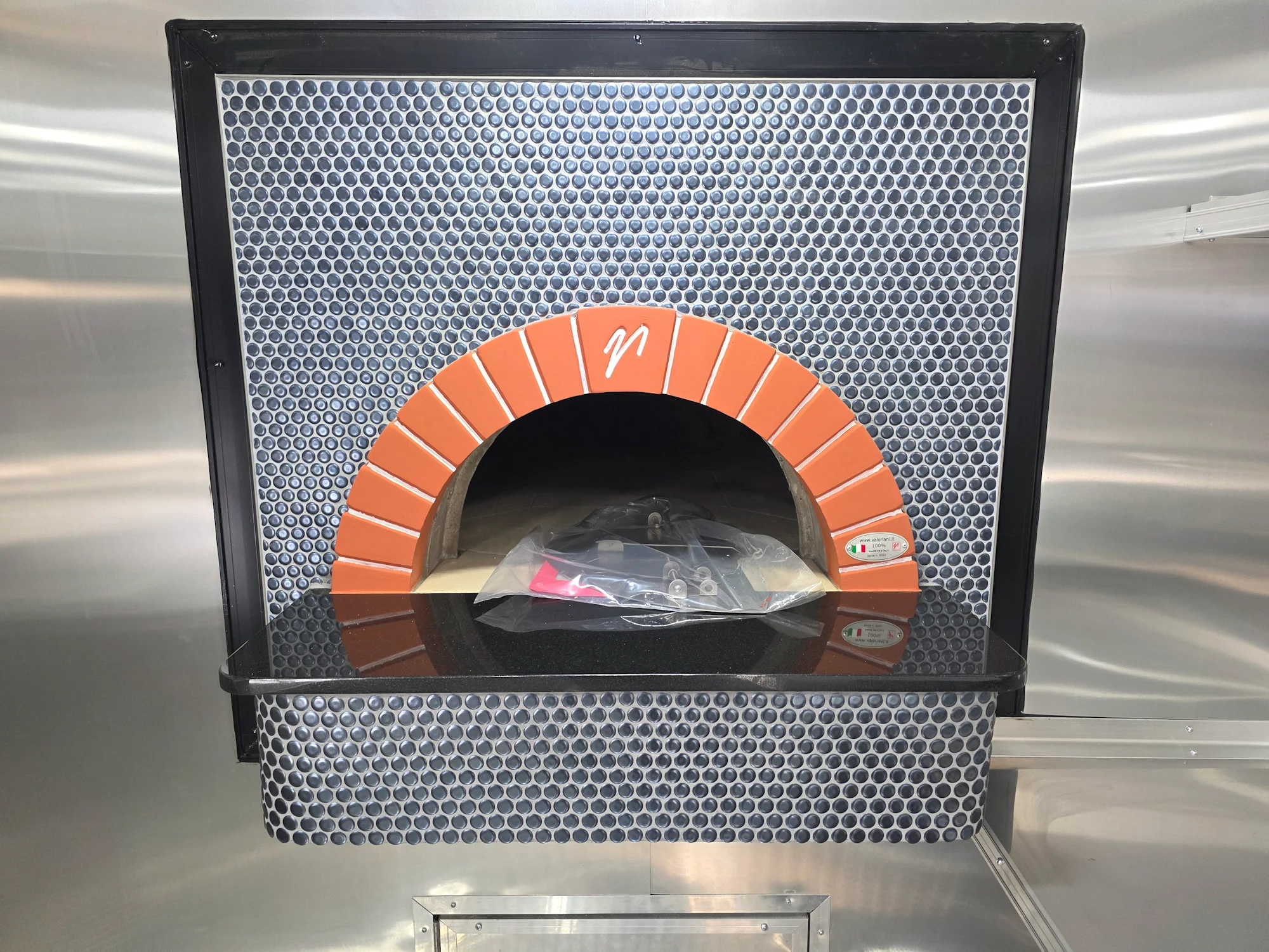 430-8.5-x-20-custom-concession-pizza-event-catering-18.webp 8.5' X 20' Custom Concession Pizza Event Catering