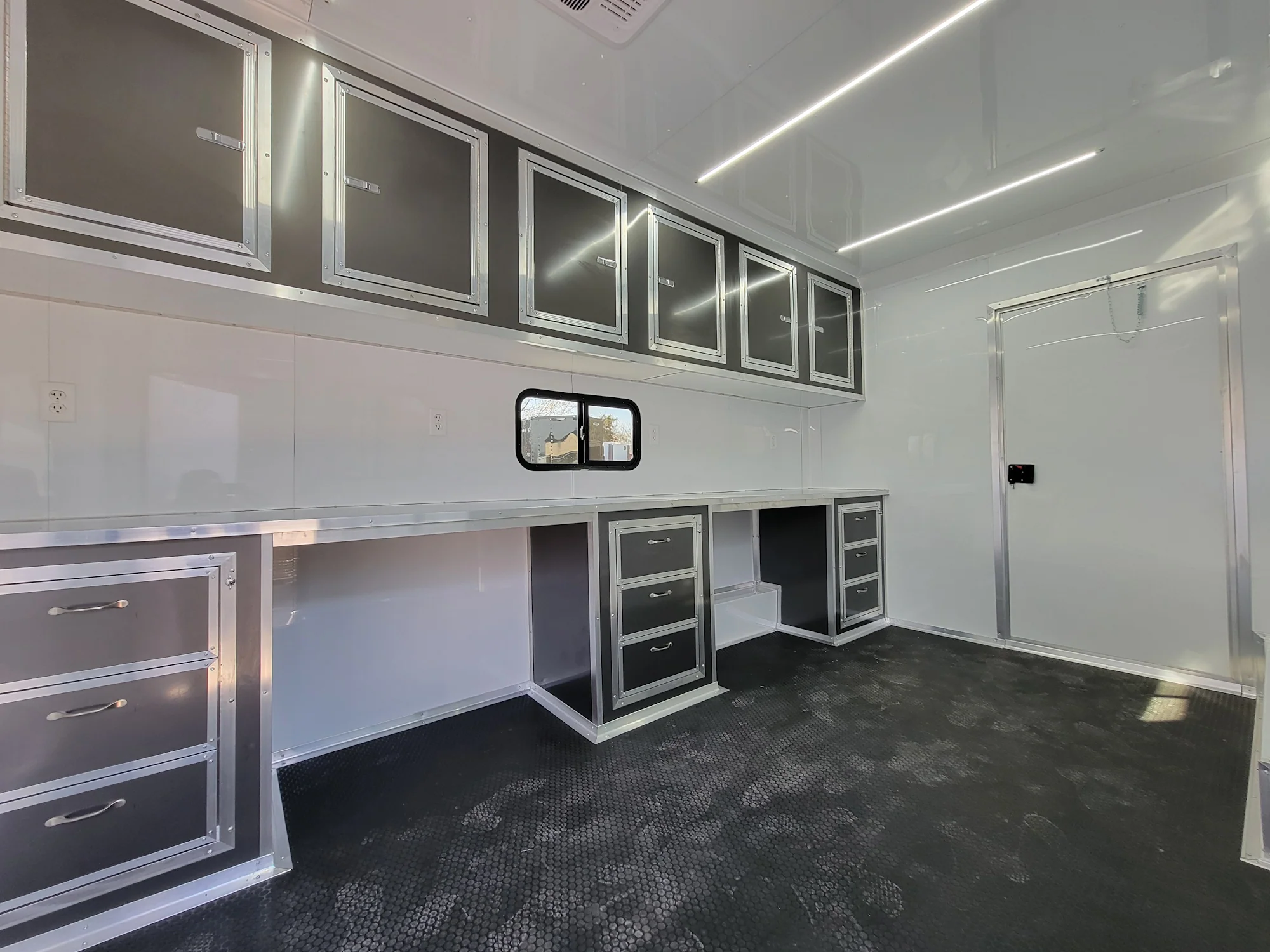 432-8.5-x-20-custom-enclosed-trailer-charcoal-with-blackout-office-and-mobile-command-15.webp 8.5' X 20' Custom Enclosed Trailer Charcoal With Blackout Office and Mobile Command