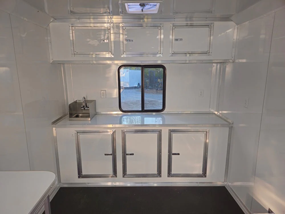 433-8.5-x-20-custom-office-and-mobile-command-center-trailer-13.webp 8.5' X 20' Custom Office and Mobile Command Center Trailer