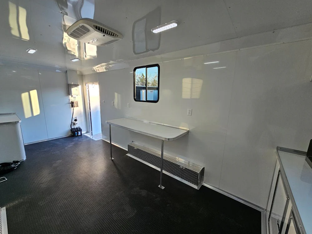 433-8.5-x-20-custom-office-and-mobile-command-center-trailer-15.webp 8.5' X 20' Custom Office and Mobile Command Center Trailer