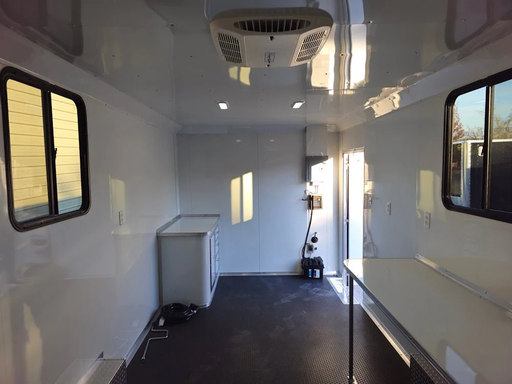 433-8.5-x-20-custom-office-and-mobile-command-center-trailer-18.webp 8.5' X 20' Custom Office and Mobile Command Center Trailer