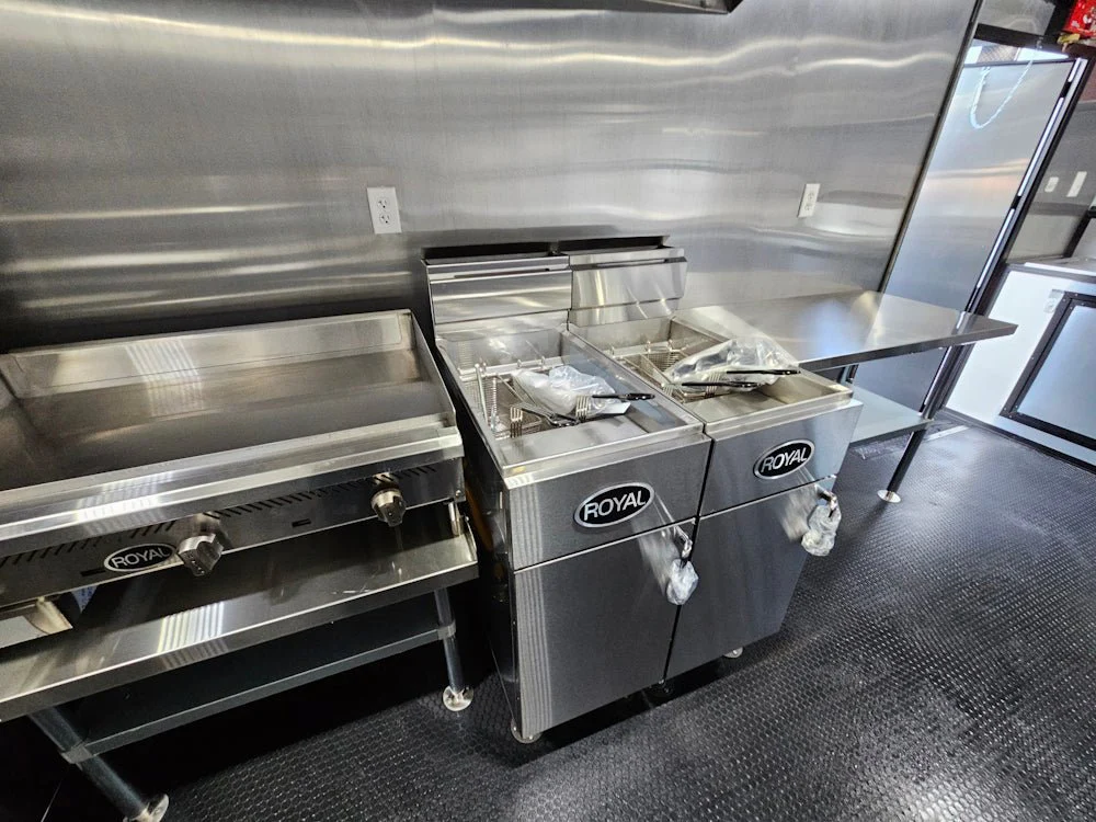 437-8.5-x-20-elite-equipped-silver-frost-concession-trailer-event-catering-26.webp 8.5' X 20' Elite Equipped Silver Frost Concession Trailer Event Catering