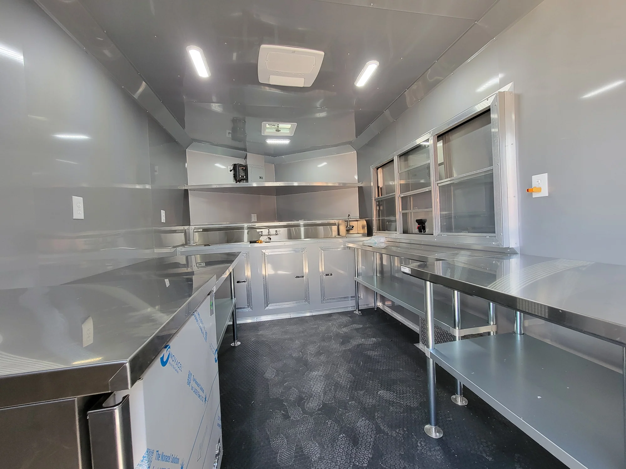 44-8.5-x-12-concession-trailer-white-with-blackout-trim-food-event-catering-11.webp 8.5' X 12' Concession Trailer White With Blackout Trim Food Event Catering
