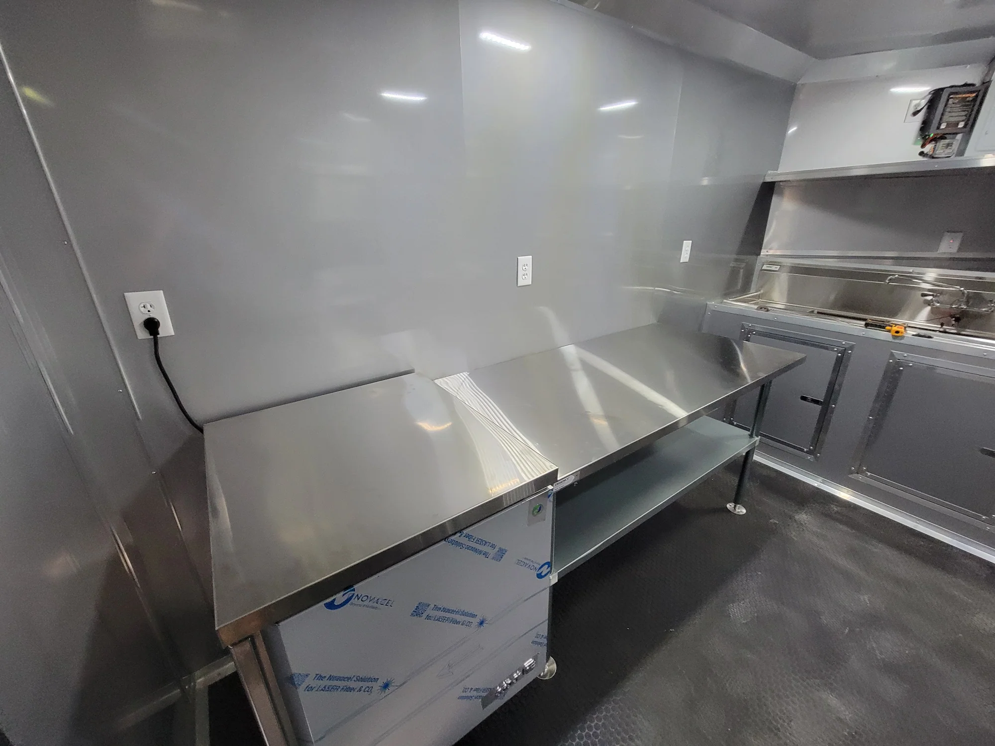 44-8.5-x-12-concession-trailer-white-with-blackout-trim-food-event-catering-12.webp 8.5' X 12' Concession Trailer White With Blackout Trim Food Event Catering
