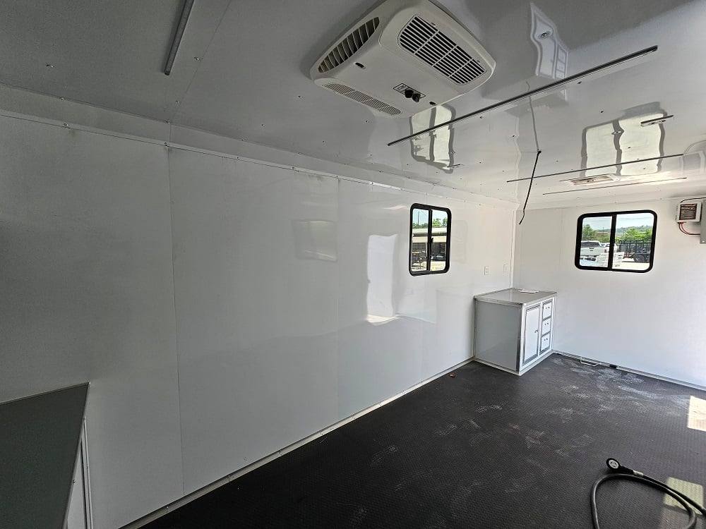 445-8.5-x-20-mobile-office-command-center-trailer-16.jpg 8.5' X 20' Mobile Office Command Center Trailer