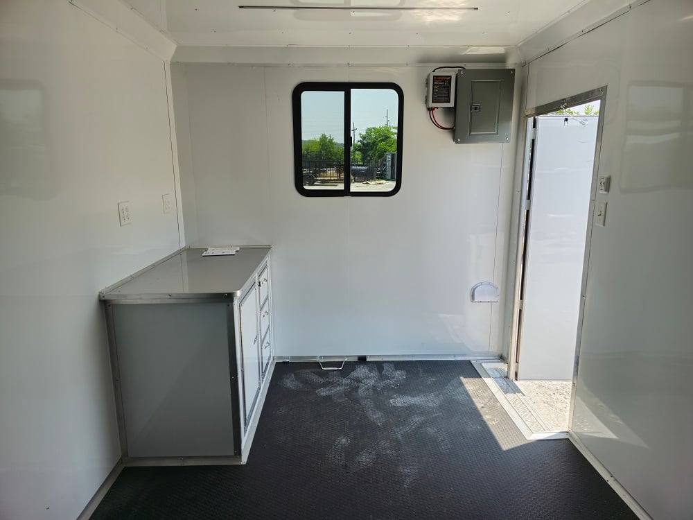 445-8.5-x-20-mobile-office-command-center-trailer-17.jpg 8.5' X 20' Mobile Office Command Center Trailer