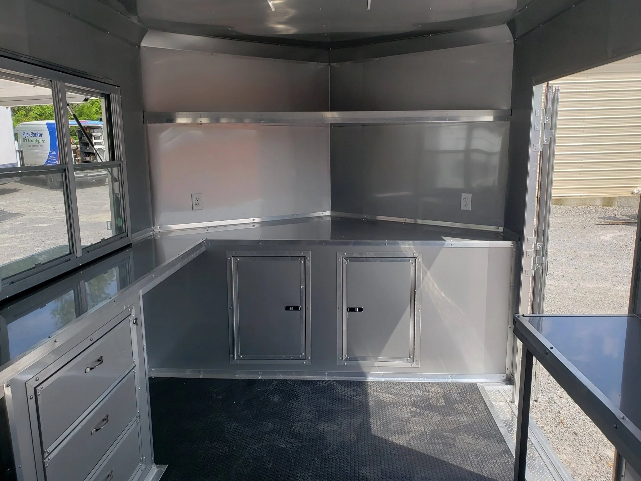 472-8.5-x-20-victory-red-office-trailer-13.webp 8.5' x 20' Victory Red Office Trailer