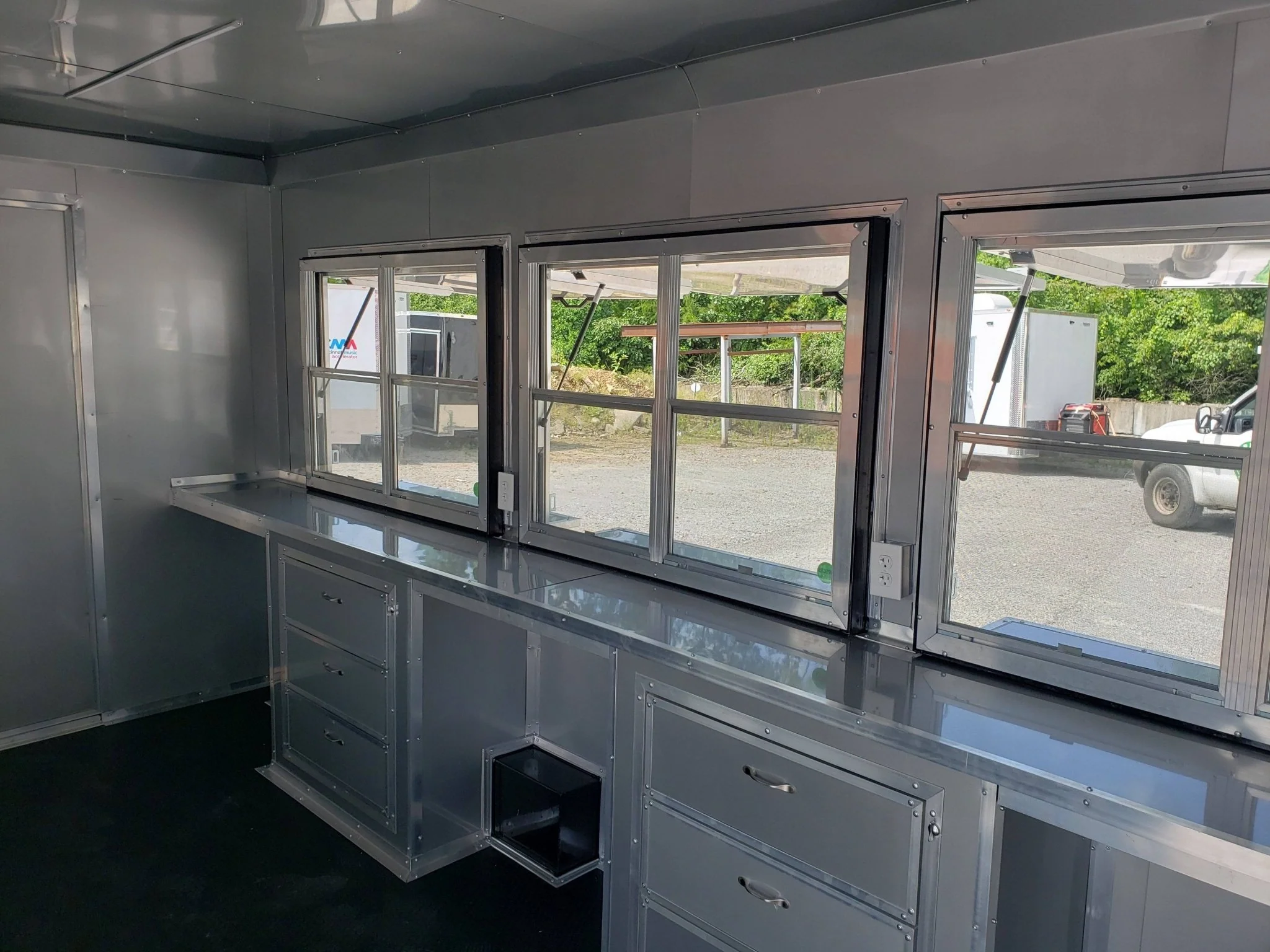 472-8.5-x-20-victory-red-office-trailer-14.webp 8.5' x 20' Victory Red Office Trailer