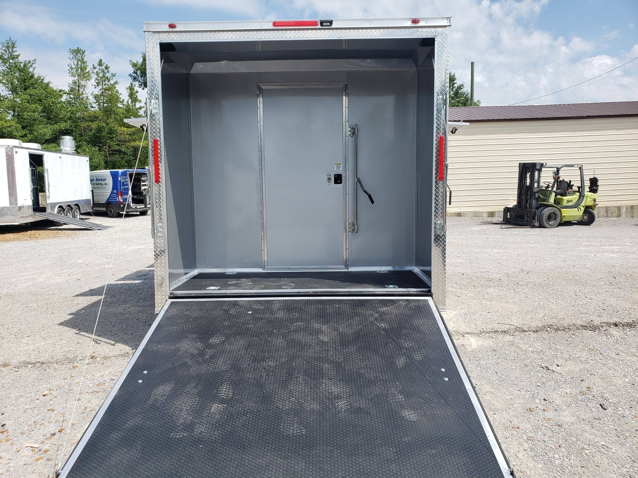 472-8.5-x-20-victory-red-office-trailer-4.jpg 8.5' x 20' Victory Red Office Trailer