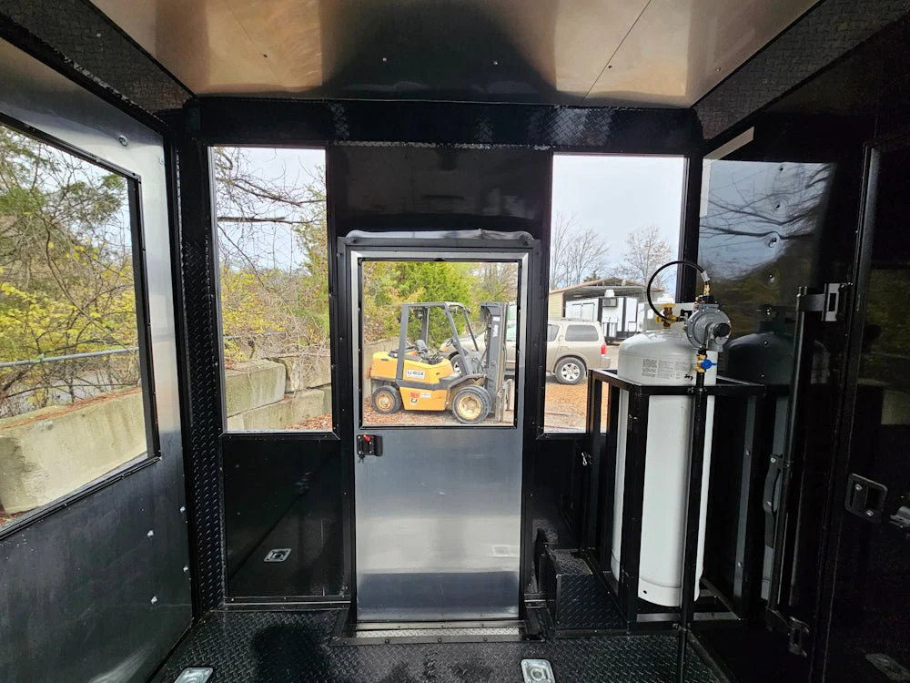 522-8.5-x-22-black-elite-concession-trailer-with-blackout-trim-and-screens-18.webp 8.5' X 22' Black Elite Concession Trailer With Blackout Trim and Screens