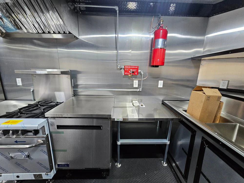 522-8.5-x-22-black-elite-concession-trailer-with-blackout-trim-and-screens-23.webp 8.5' X 22' Black Elite Concession Trailer With Blackout Trim and Screens