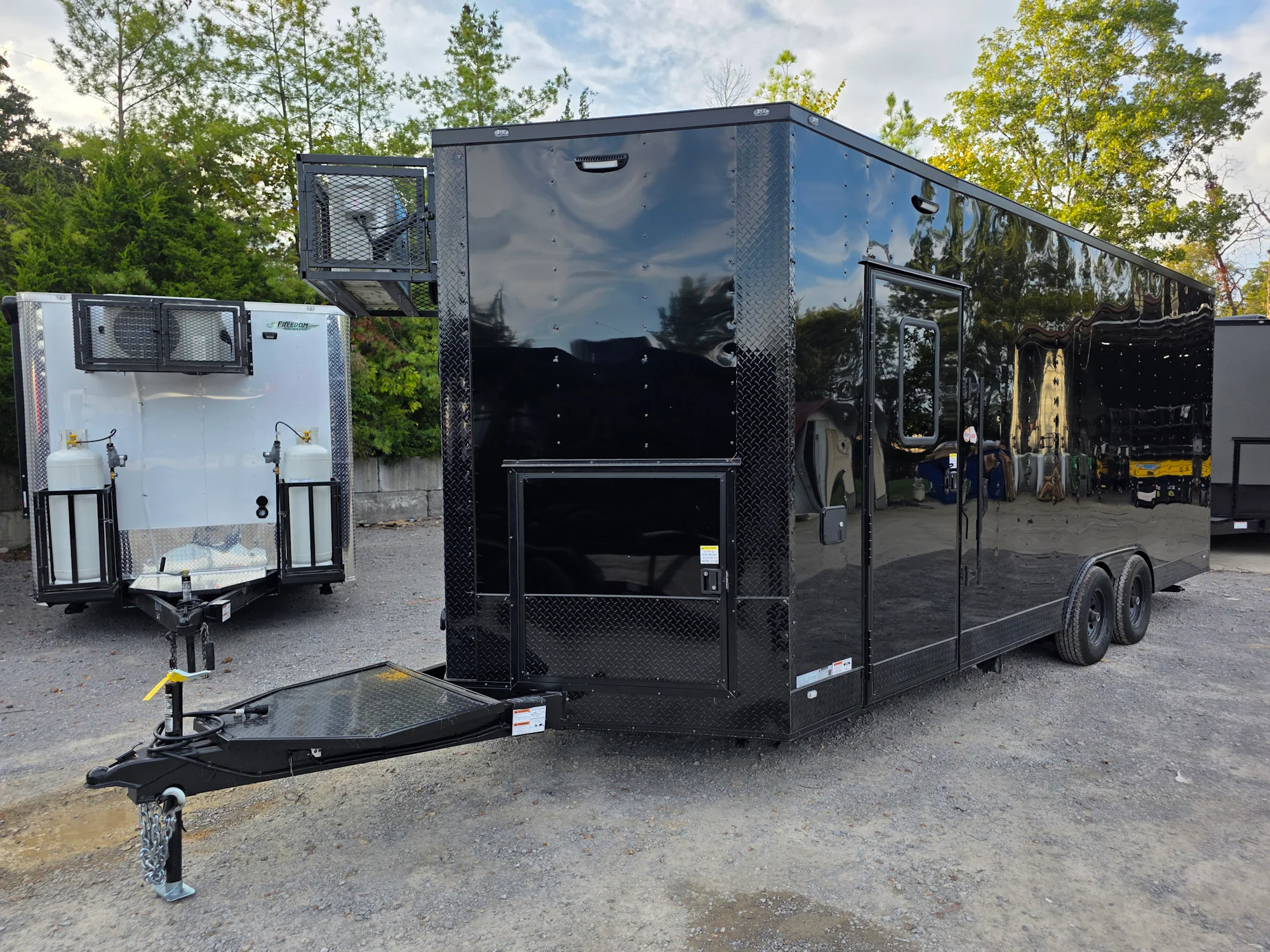 531-8.5-x-22-black-with-blackout-trim-concession-trailer-event-catering-3.webp 8.5' X 22' Black With Blackout Trim Concession Trailer Event Catering