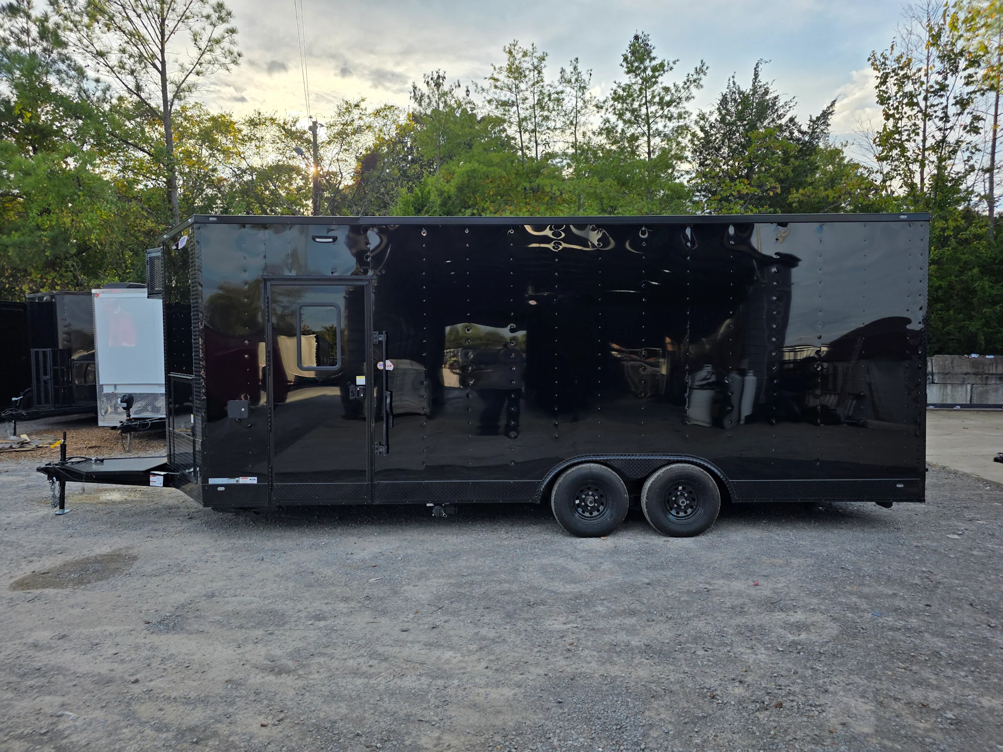 531-8.5-x-22-black-with-blackout-trim-concession-trailer-event-catering-4.webp 8.5' X 22' Black With Blackout Trim Concession Trailer Event Catering