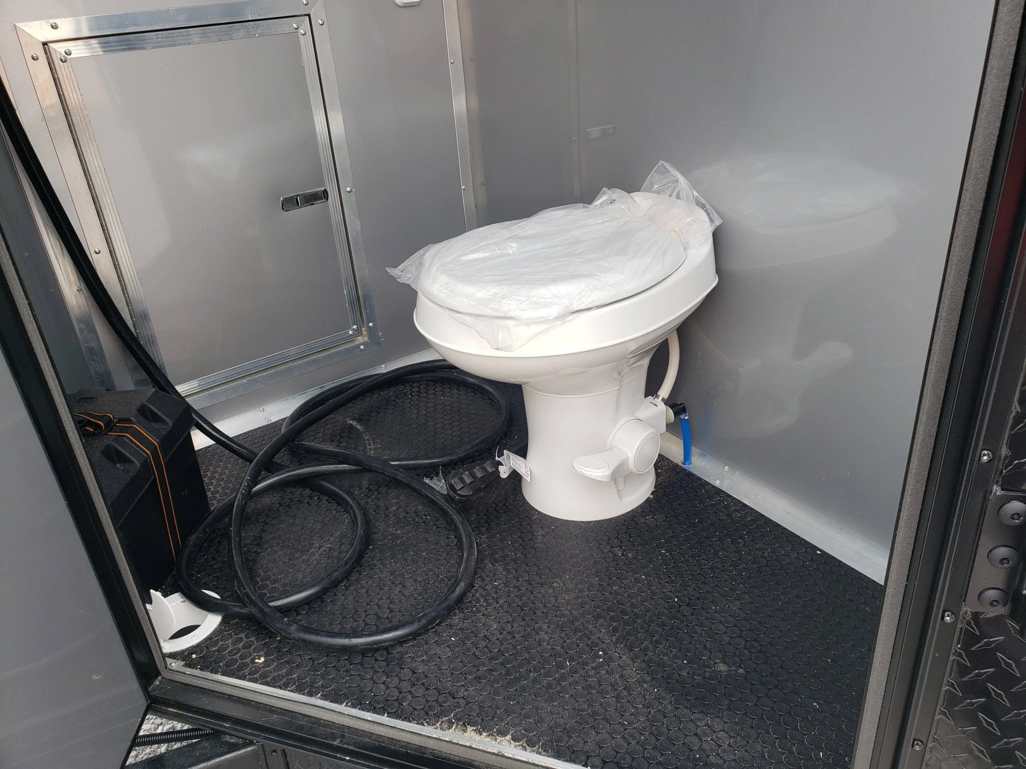 542-8.5-x-22-cobalt-blue-concession-food-trailer-with-restroom-and-appliances-29.webp 8.5' x 22' Cobalt Blue Concession Food Trailer with Restroom and Appliances