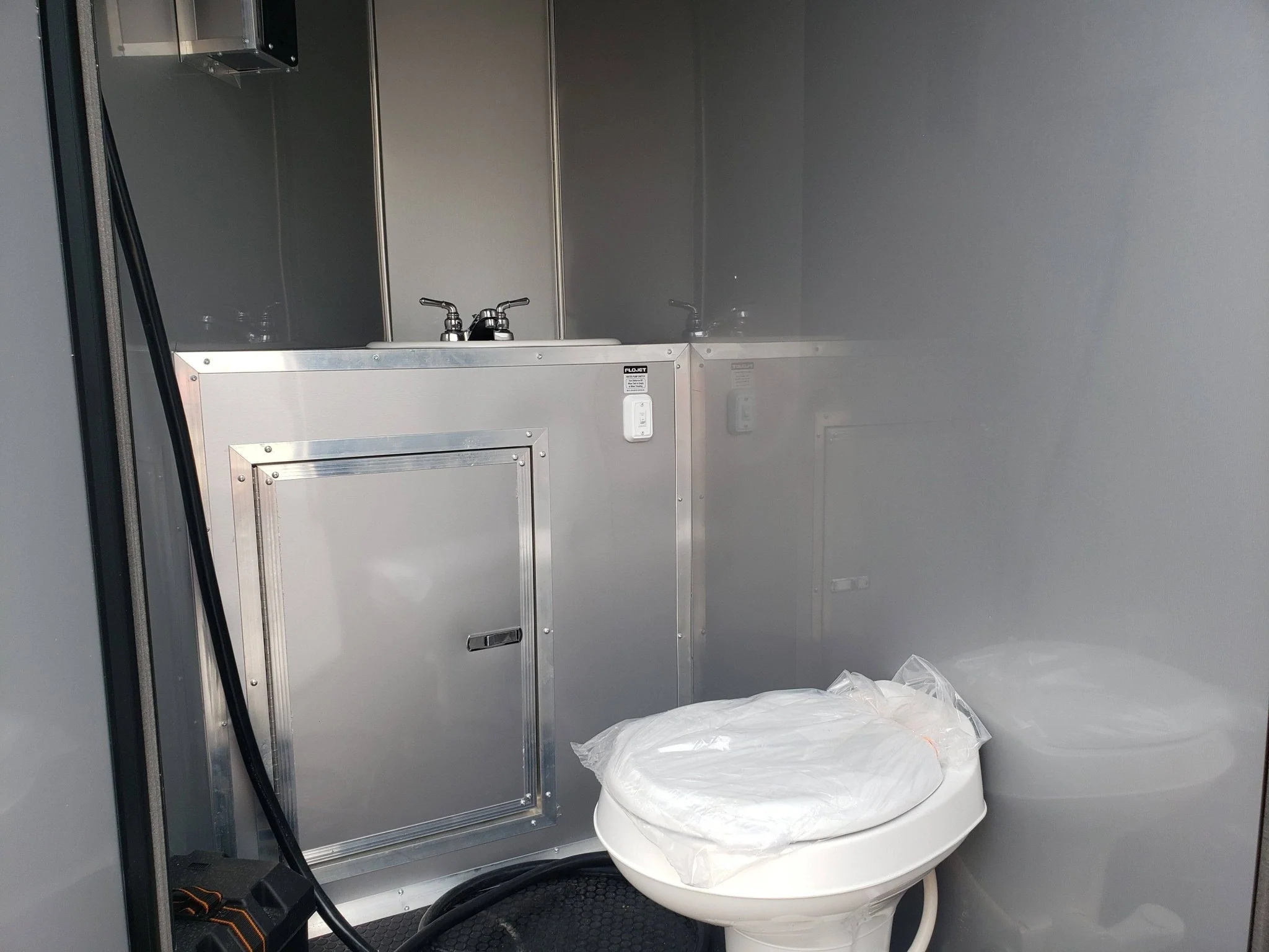 542-8.5-x-22-cobalt-blue-concession-food-trailer-with-restroom-and-appliances-3.webp 8.5' x 22' Cobalt Blue Concession Food Trailer with Restroom and Appliances