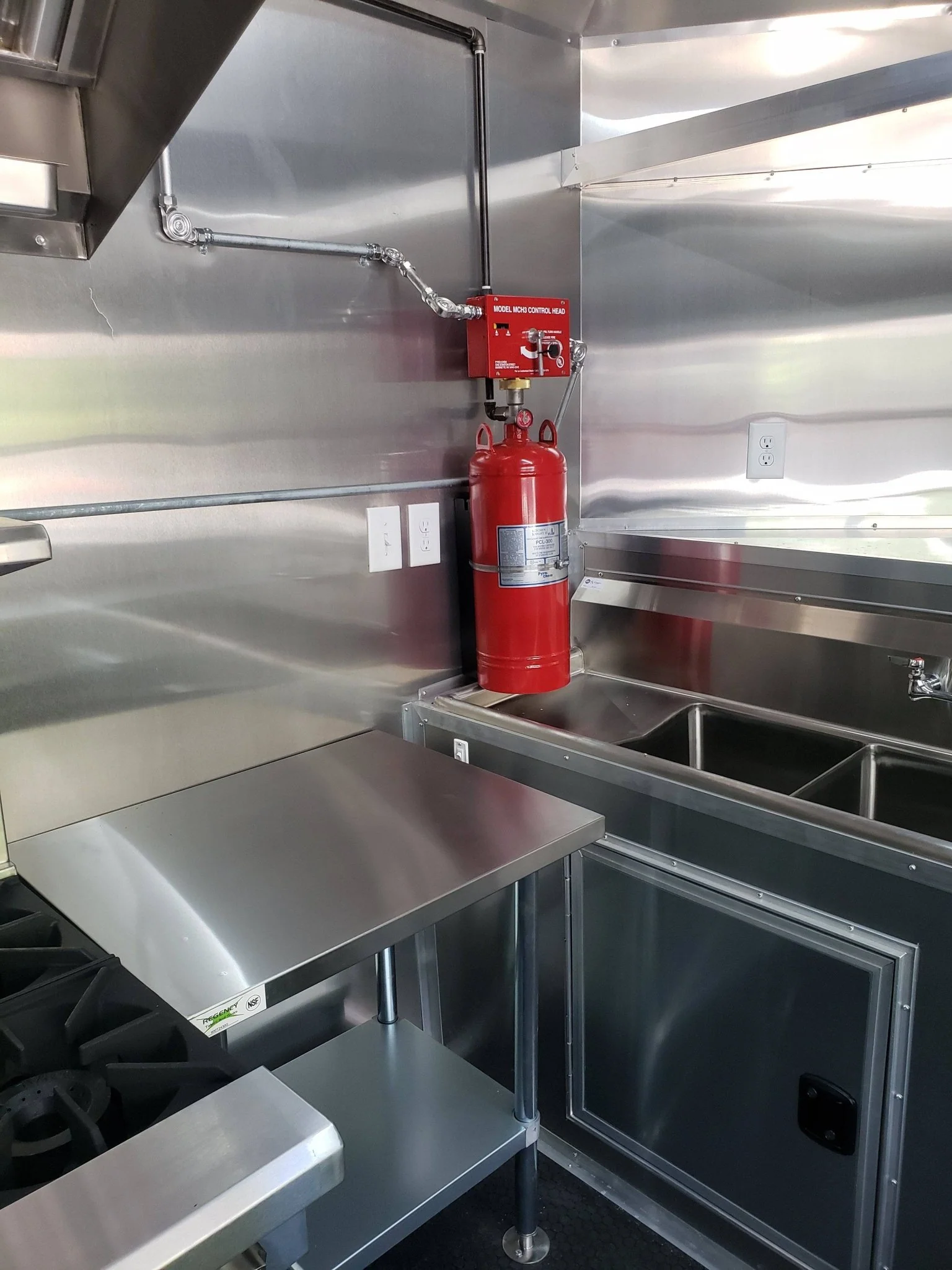 612-8.5-x-22-white-porch-style-food-vending-concession-trailer-with-appliances-20.webp 8.5' x 22' White Porch Style Food Vending Concession Trailer with Appliances