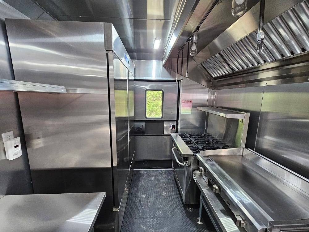 619-8.5-x-24-silver-concession-trailer-food-event-catering-16.jpg 8.5' X 24' Silver Concession Trailer Food Event Catering