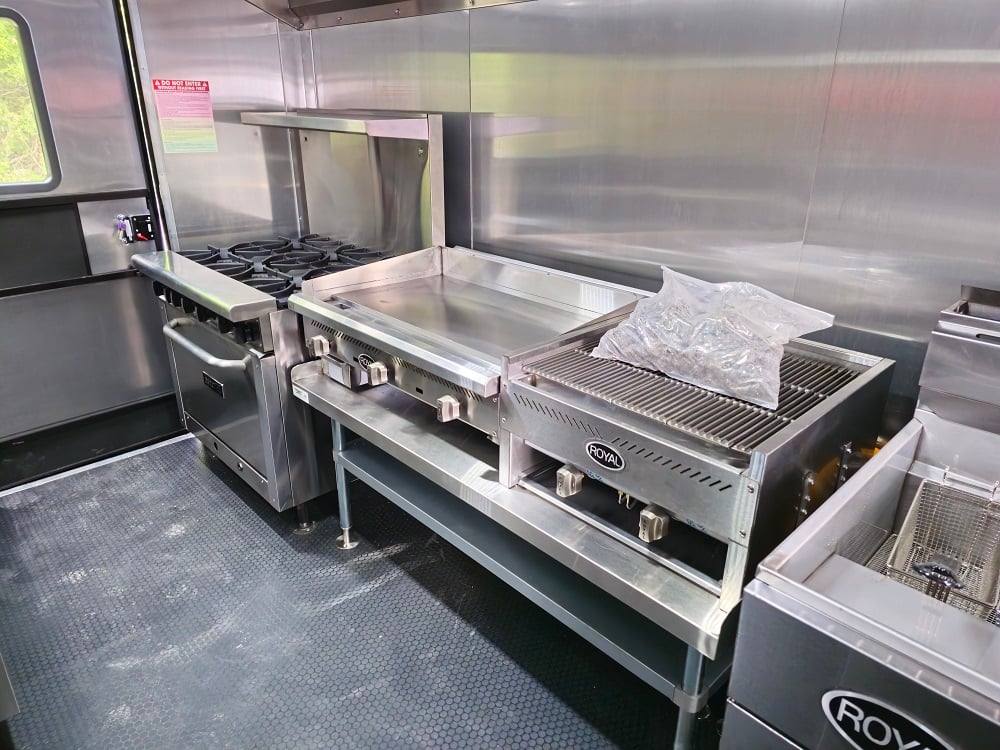 619-8.5-x-24-silver-concession-trailer-food-event-catering-32.jpg 8.5' X 24' Silver Concession Trailer Food Event Catering