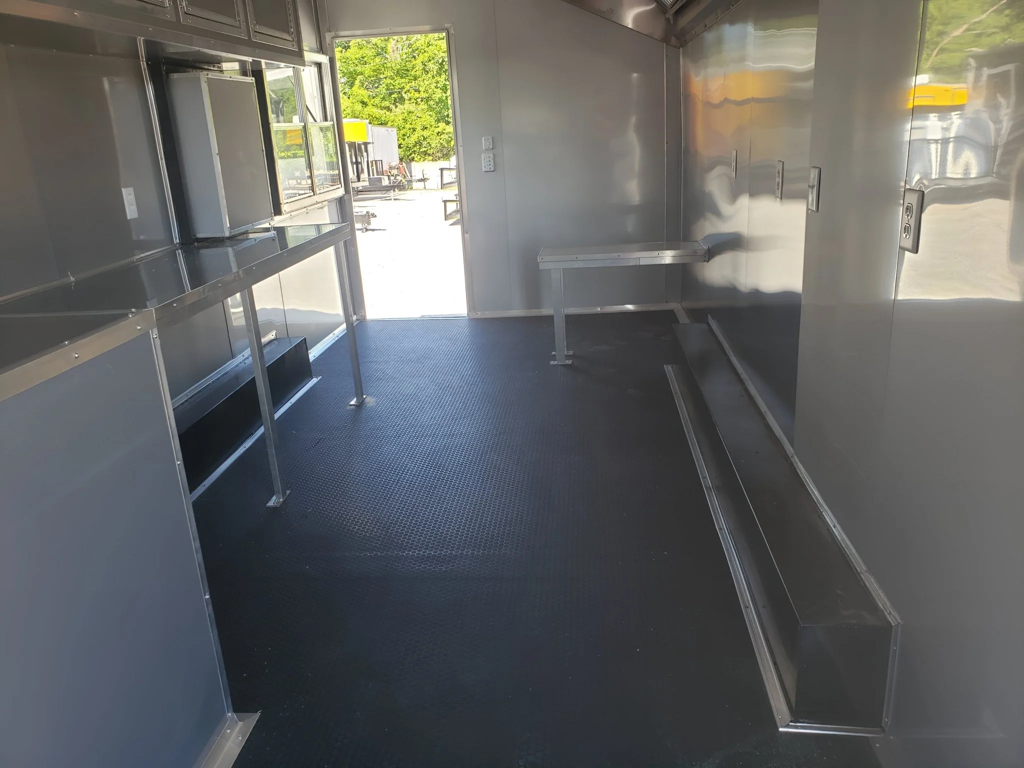 764-8.5-x-24-white-food-concession-trailer-23.webp 8.5' x 24' White Food Concession Trailer