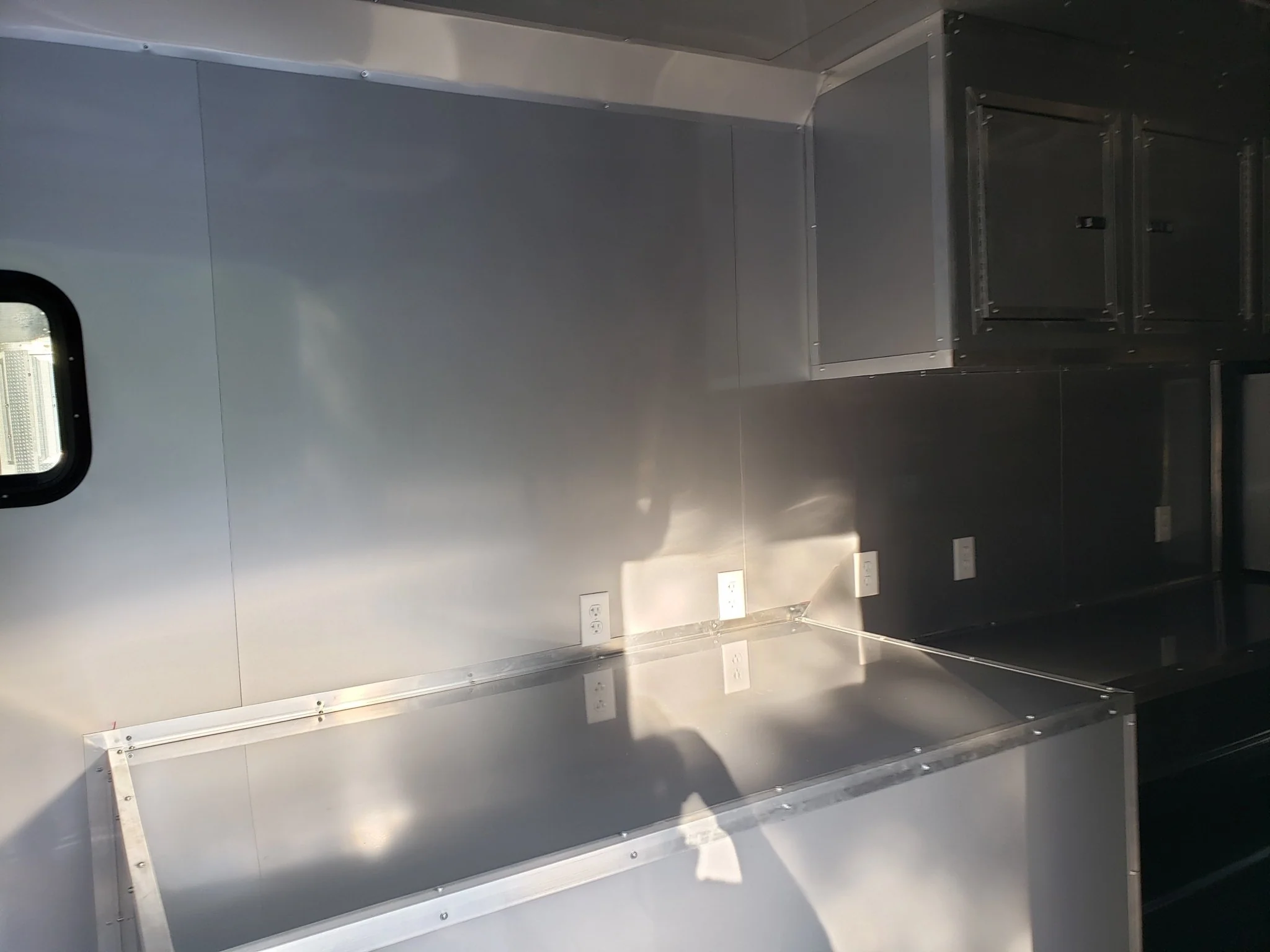 765-8.5-x-24-white-food-vending-concession-trailer-with-appliances-18.webp 8.5' x 24' White Food Vending Concession Trailer With Appliances