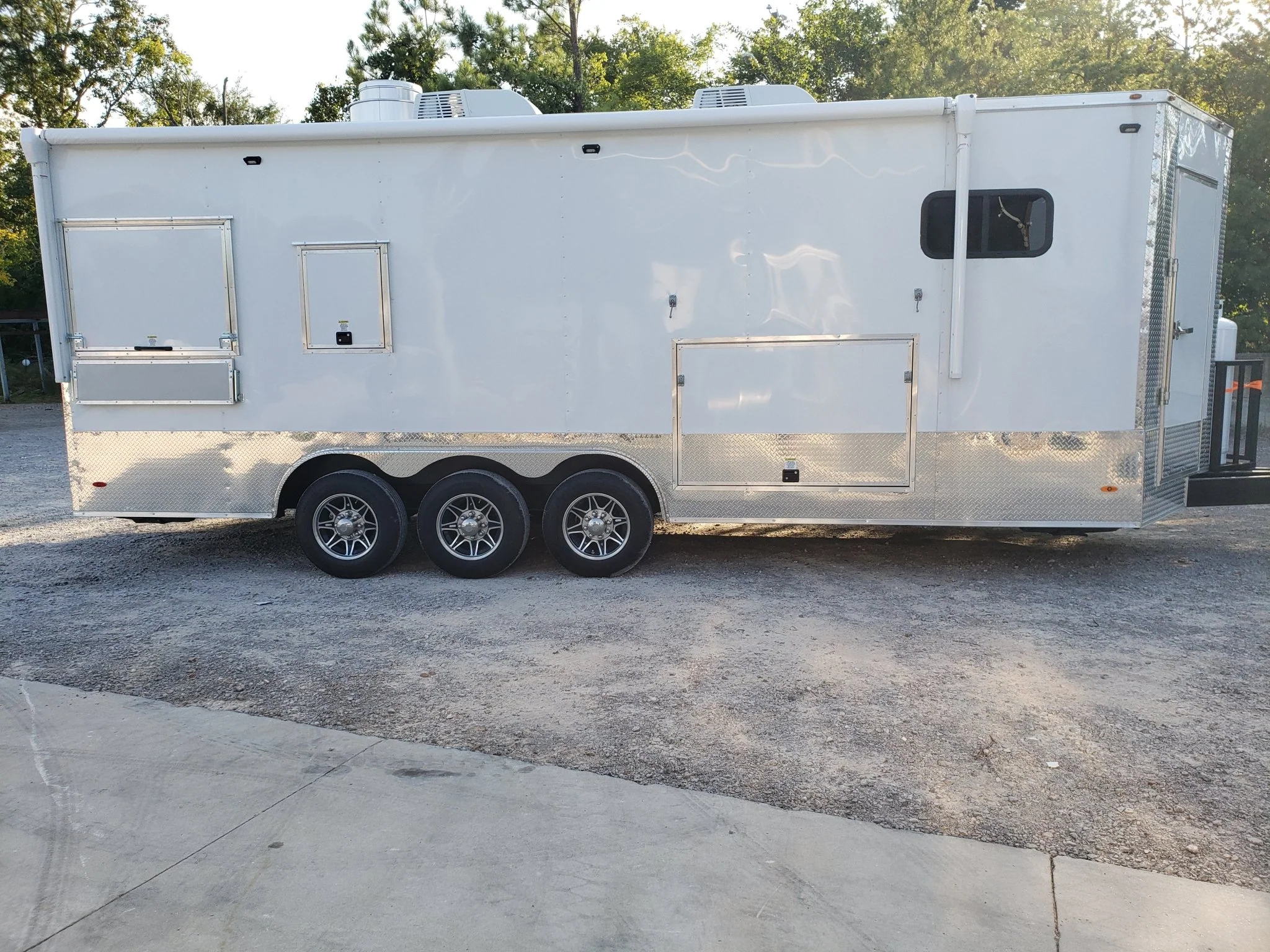 765-8.5-x-24-white-food-vending-concession-trailer-with-appliances-21.webp 8.5' x 24' White Food Vending Concession Trailer With Appliances