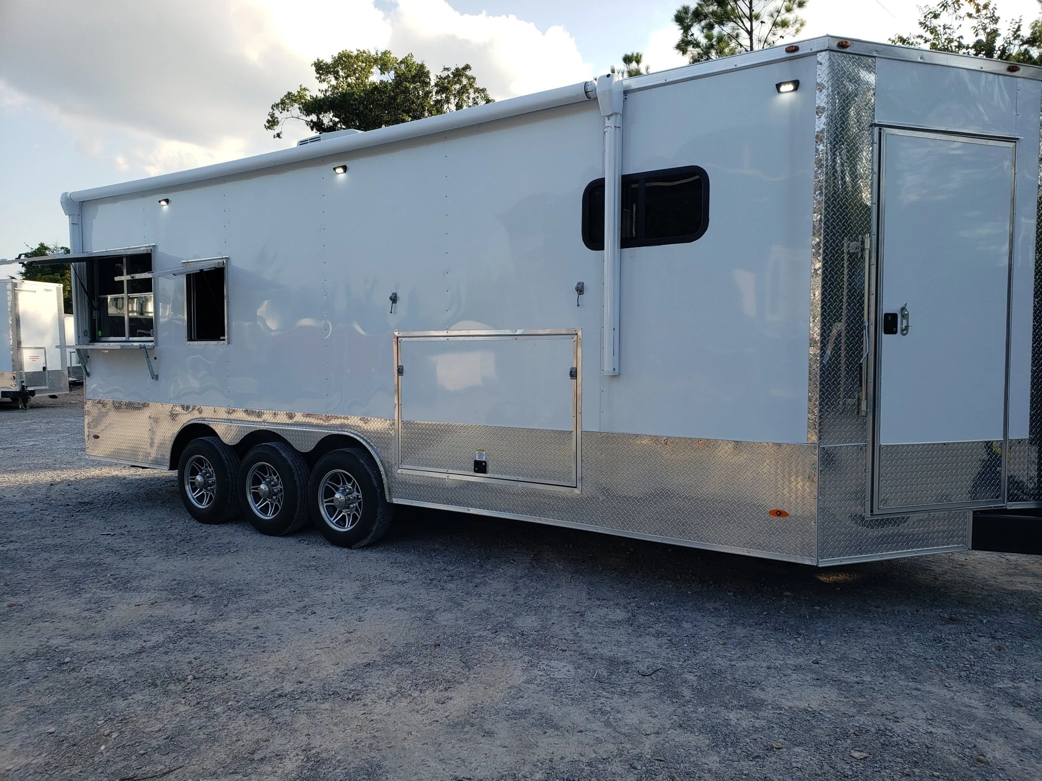 765-8.5-x-24-white-food-vending-concession-trailer-with-appliances-25.webp 8.5' x 24' White Food Vending Concession Trailer With Appliances