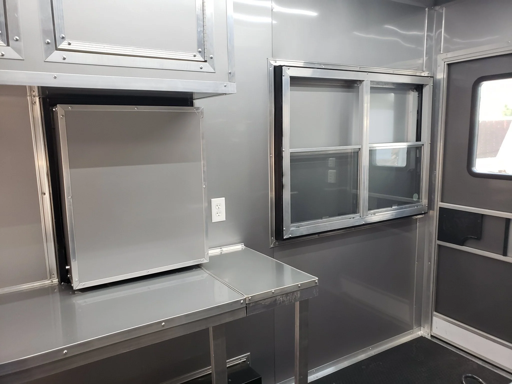 765-8.5-x-24-white-food-vending-concession-trailer-with-appliances-32.webp 8.5' x 24' White Food Vending Concession Trailer With Appliances
