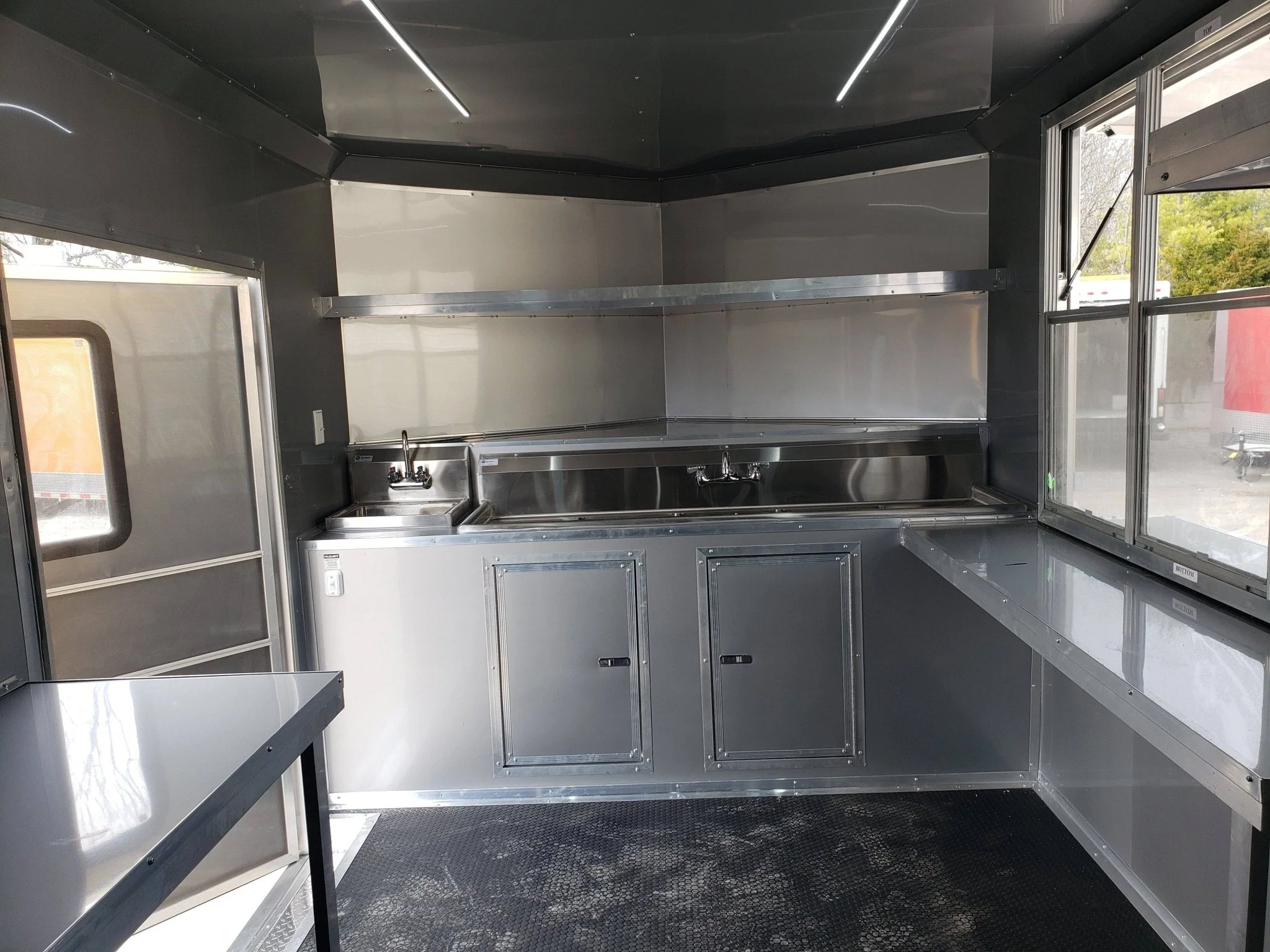 777-8.5-x-24-yellow-food-vending-concession-trailer-23.webp 8.5' x 24' Yellow Food Vending Concession Trailer
