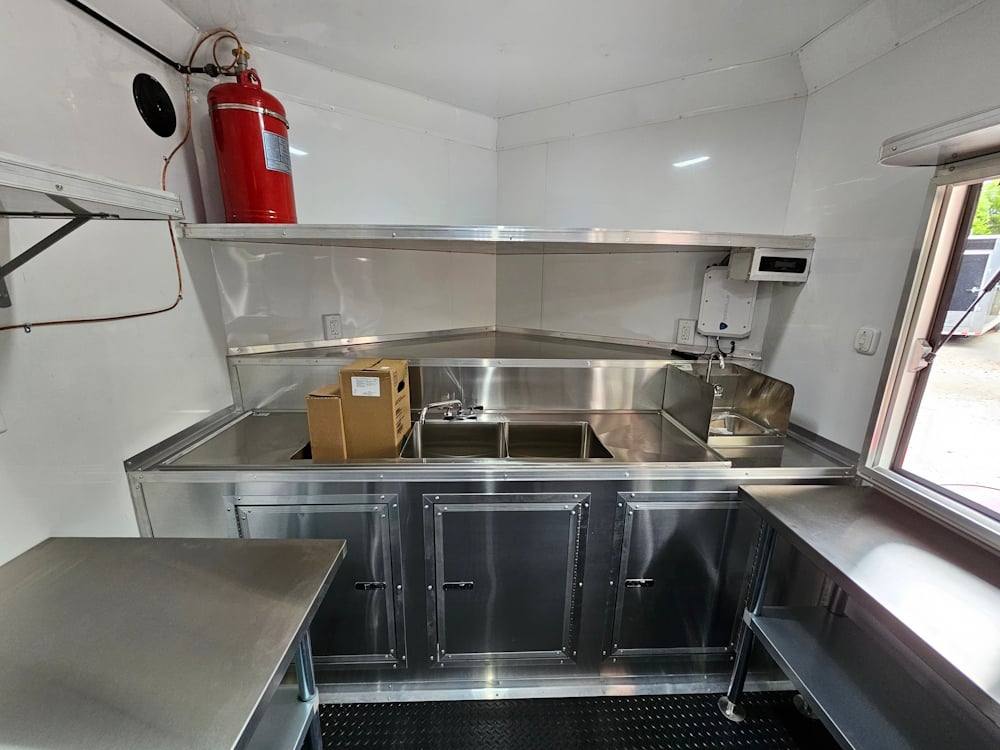821-8.5-x-26-victory-red-bbq-food-event-catering-vending-20.jpg 8.5' X 26' Victory Red BBQ Food Event Catering Vending