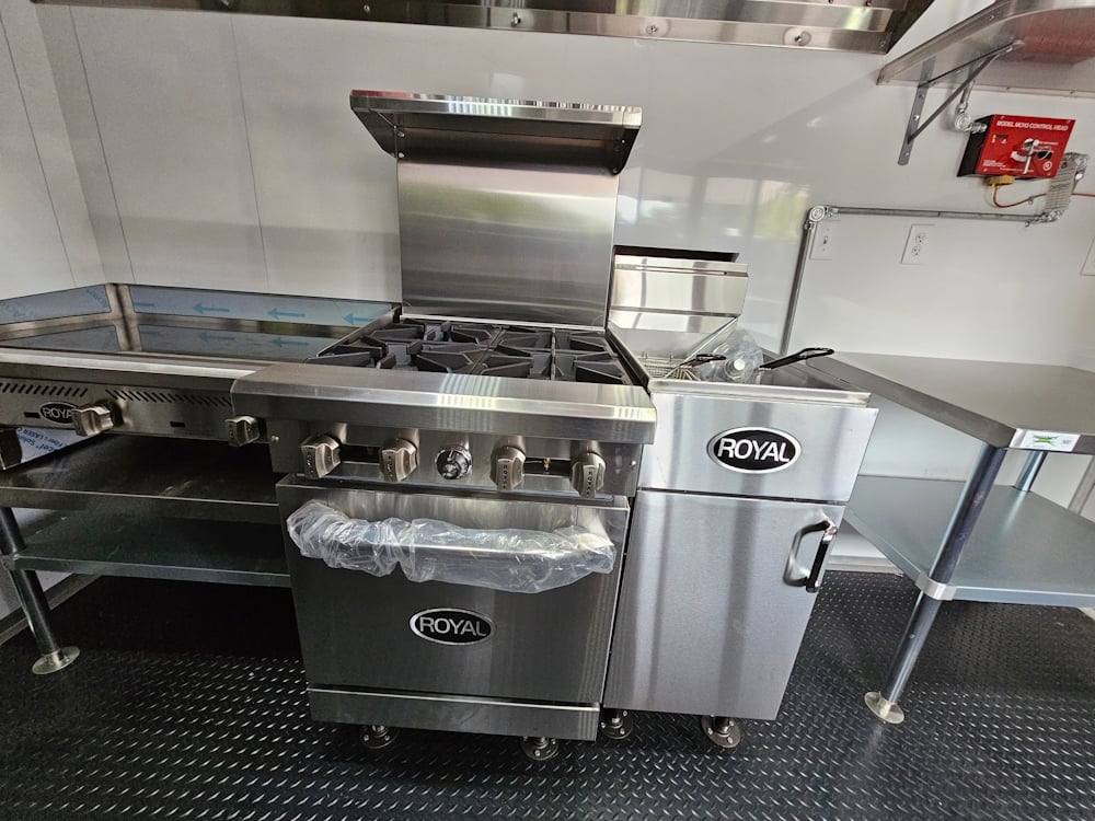 821-8.5-x-26-victory-red-bbq-food-event-catering-vending-26.jpg 8.5' X 26' Victory Red BBQ Food Event Catering Vending