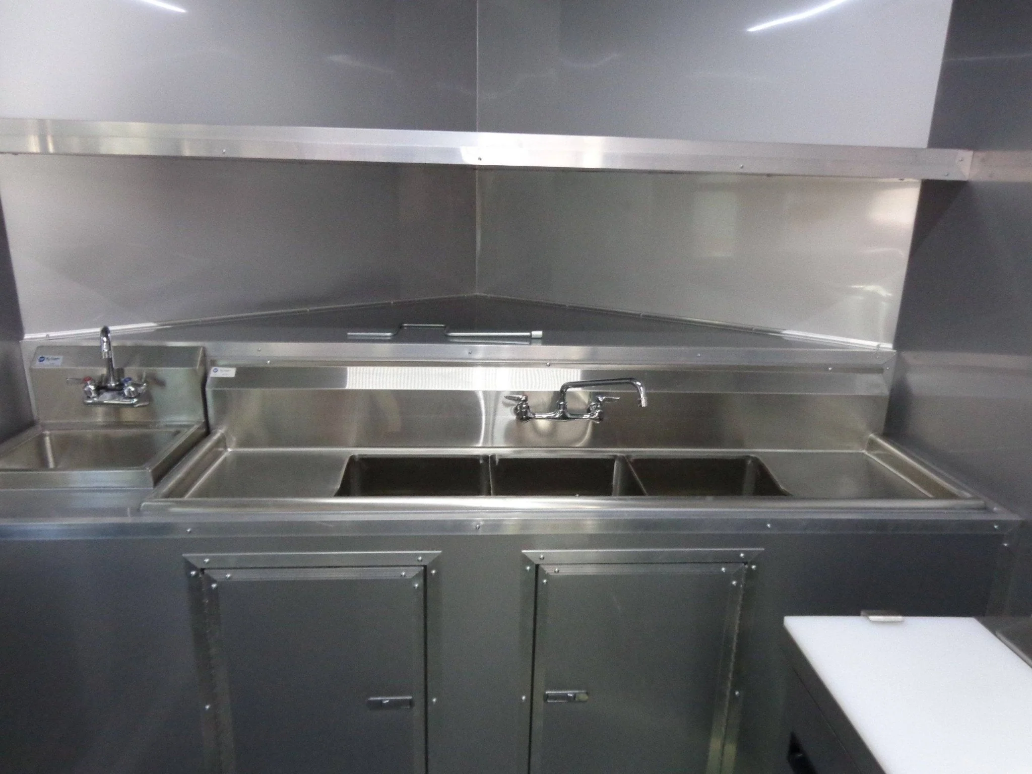 830-8.5-x-27-white-concession-food-trailer-with-appliances-20.webp 8.5' x 27' White Concession Food Trailer With Appliances