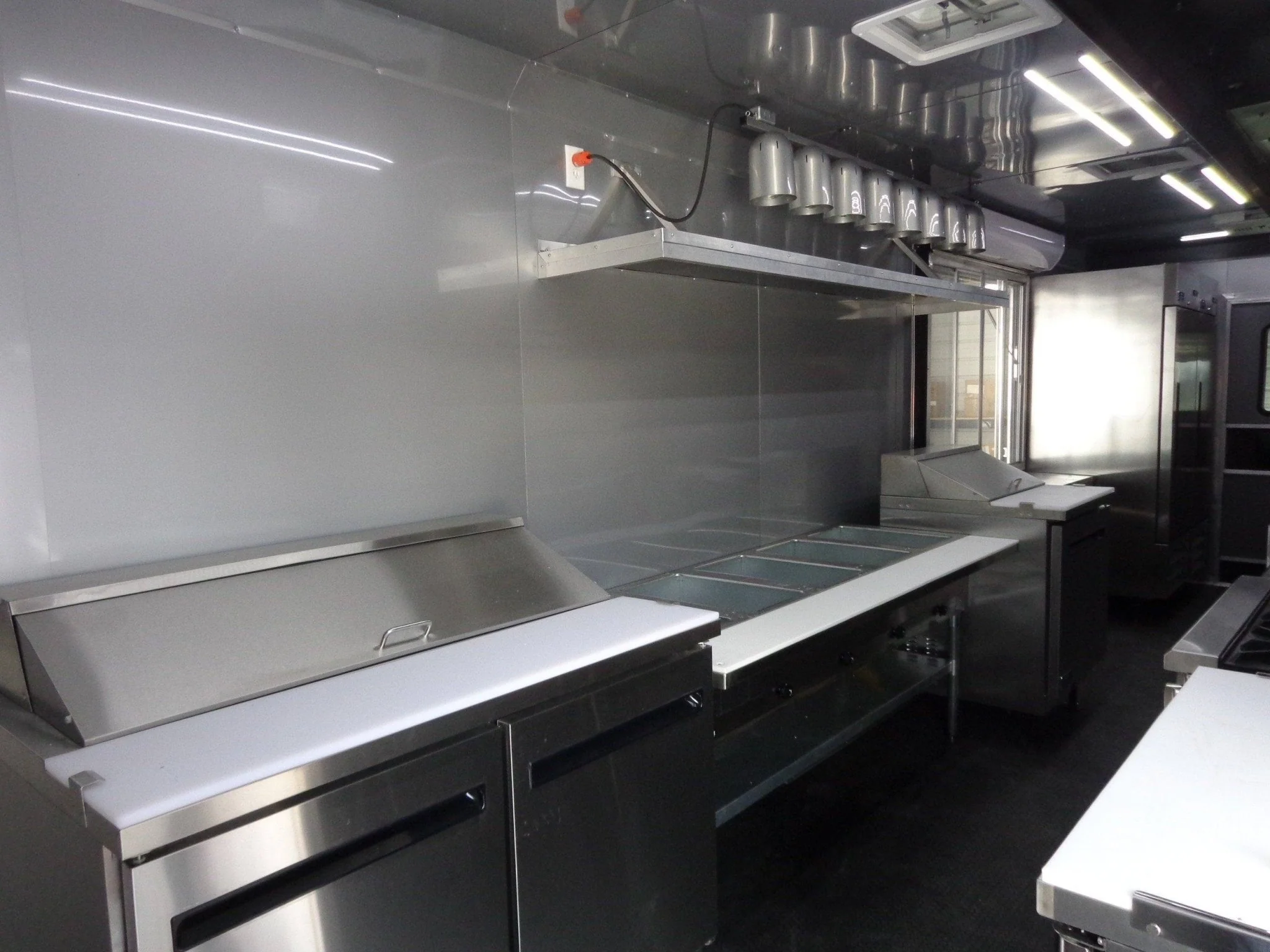 830-8.5-x-27-white-concession-food-trailer-with-appliances-3.webp 8.5' x 27' White Concession Food Trailer With Appliances