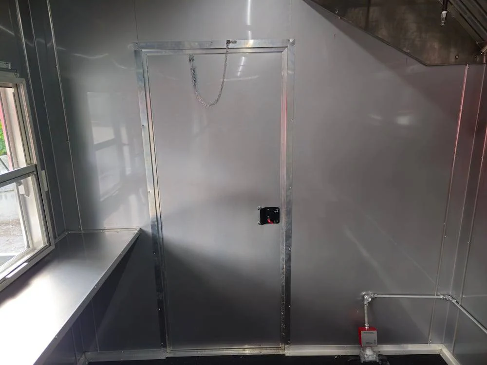 839-8.5-x-28-black-concession-trailer-food-event-catering-17.webp 8.5' X 28' Black Concession Trailer Food Event Catering