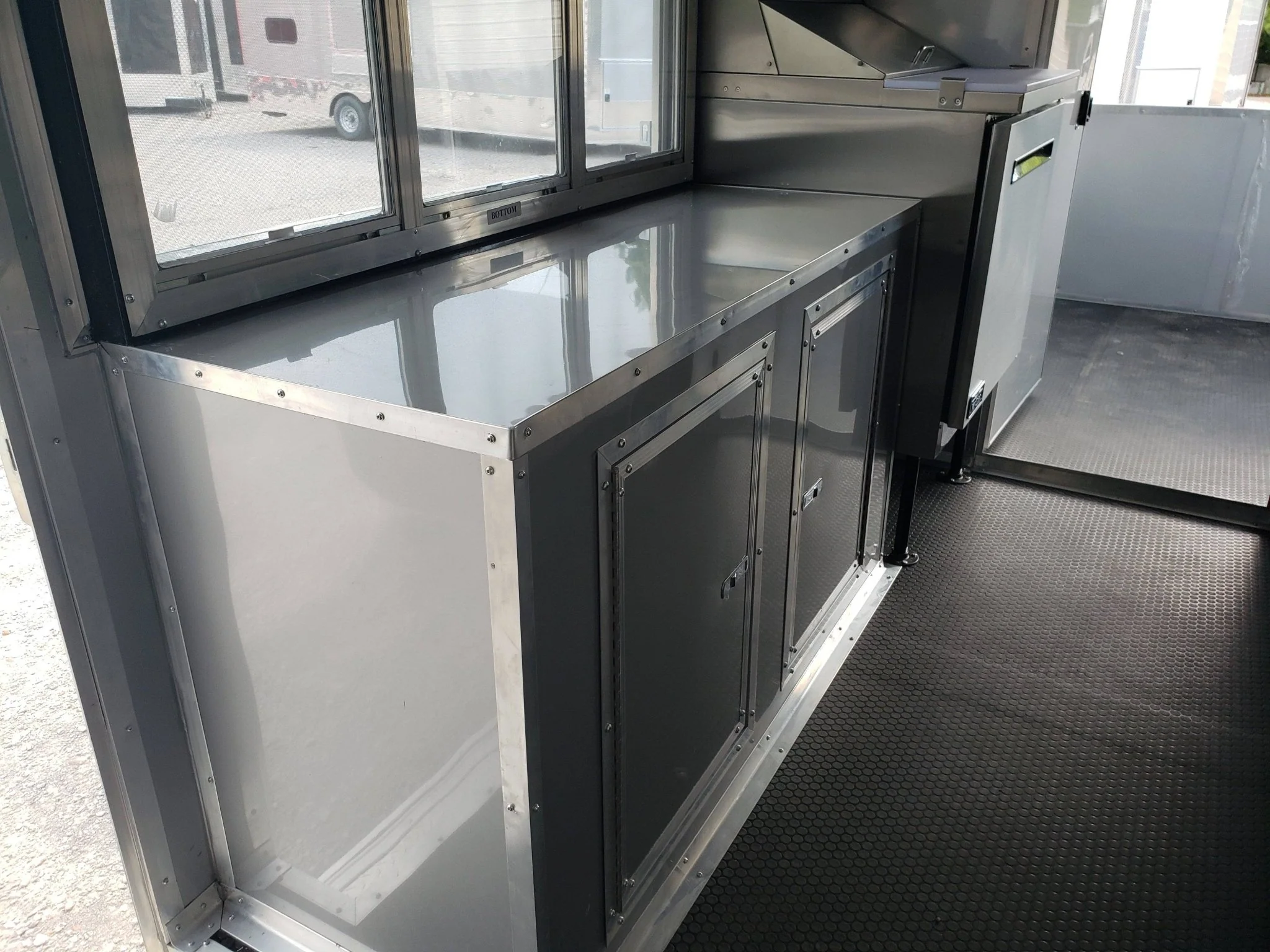 843-8.5-x-28-brandy-wine-bbq-vending-concession-trailer-35.webp 8.5' x 28' Brandy Wine BBQ Vending Concession Trailer