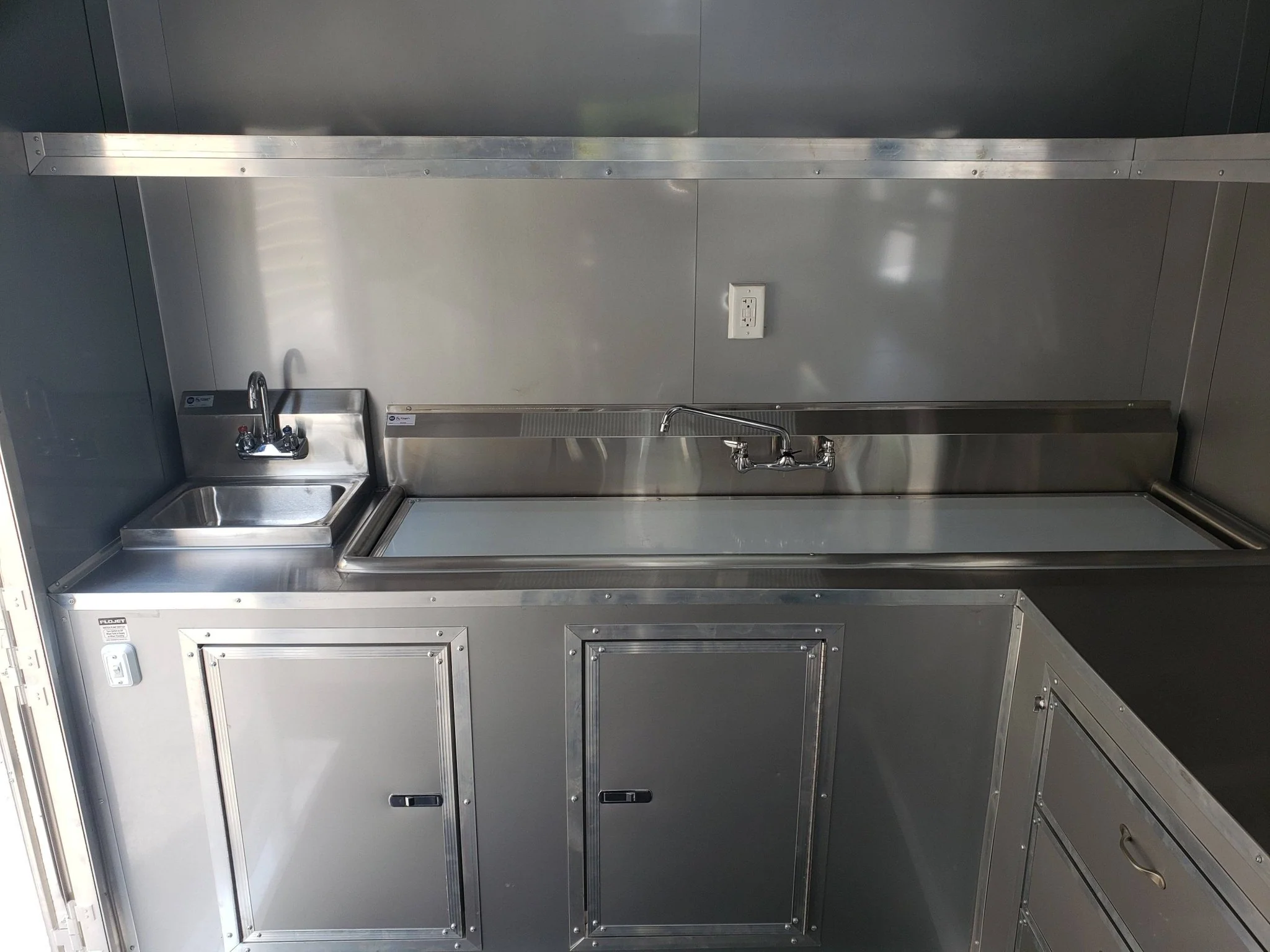 845-8.5-x-28-charcoal-gray-bbq-porch-concession-food-trailer-with-restroom-and-appliances-15.webp 8.5' x 28' Charcoal Gray BBQ Porch Concession Food Trailer with Restroom And Appliances