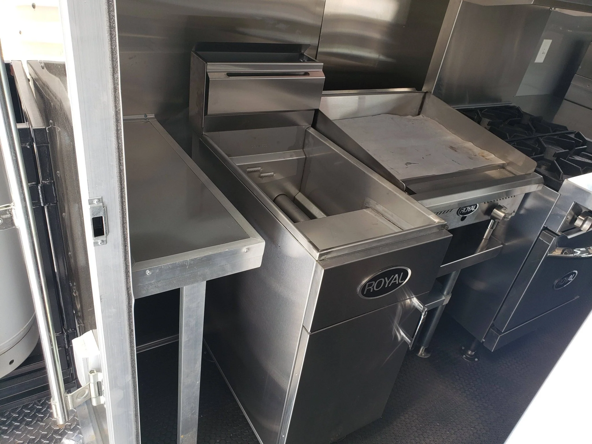 845-8.5-x-28-charcoal-gray-bbq-porch-concession-food-trailer-with-restroom-and-appliances-18.webp 8.5' x 28' Charcoal Gray BBQ Porch Concession Food Trailer with Restroom And Appliances