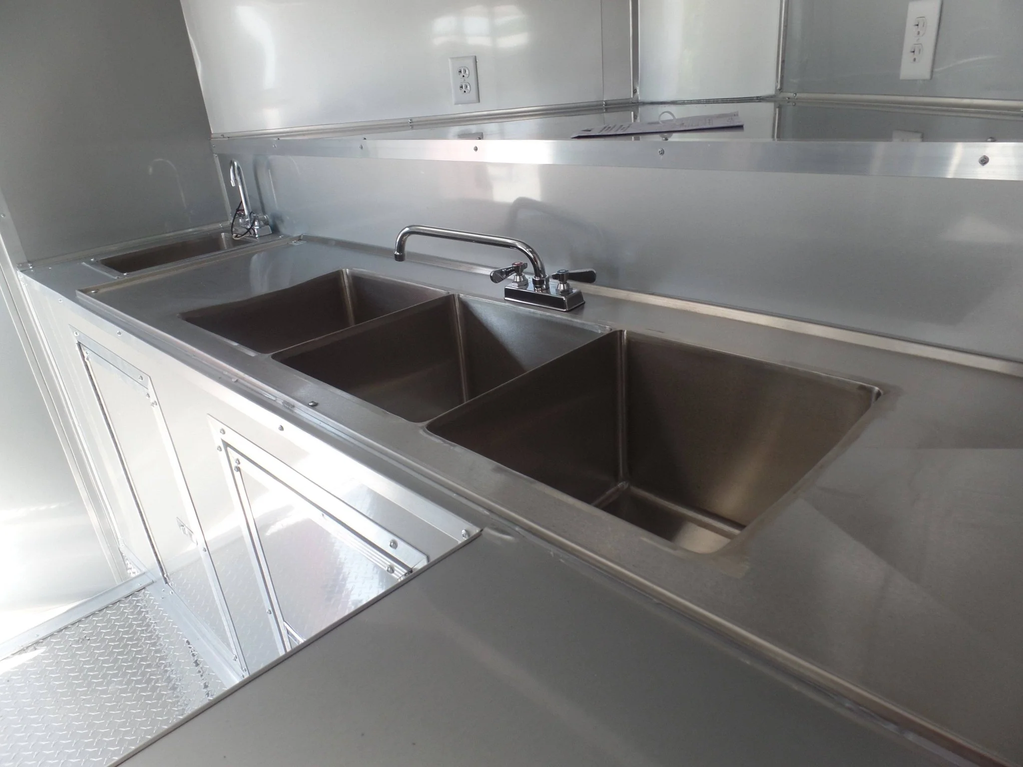 852-8.5-x-28-concession-bbq-food-trailer-red-event-catering-11.webp 8.5' x 28' Concession BBQ Food Trailer Red Event Catering