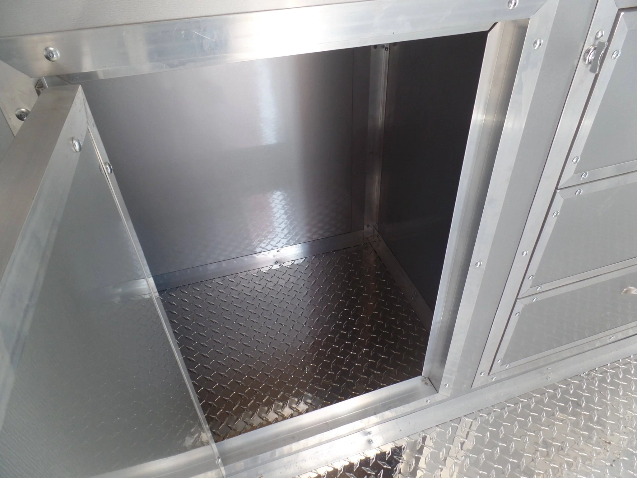 852-8.5-x-28-concession-bbq-food-trailer-red-event-catering-18.webp 8.5' x 28' Concession BBQ Food Trailer Red Event Catering