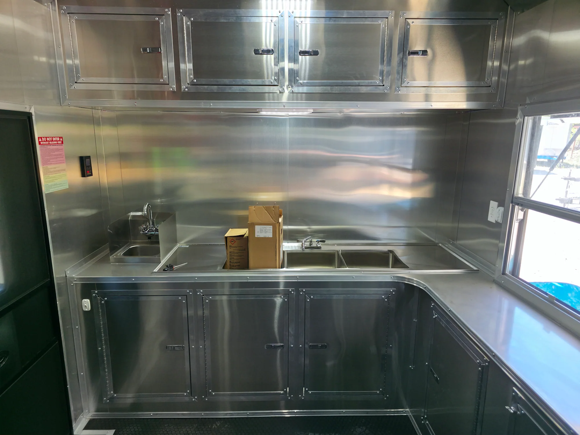 866-8.5-x-28-teal-green-custom-concession-trailer-food-event-catering-16.webp 8.5' X 28' Teal Green Custom Concession Trailer Food Event Catering
