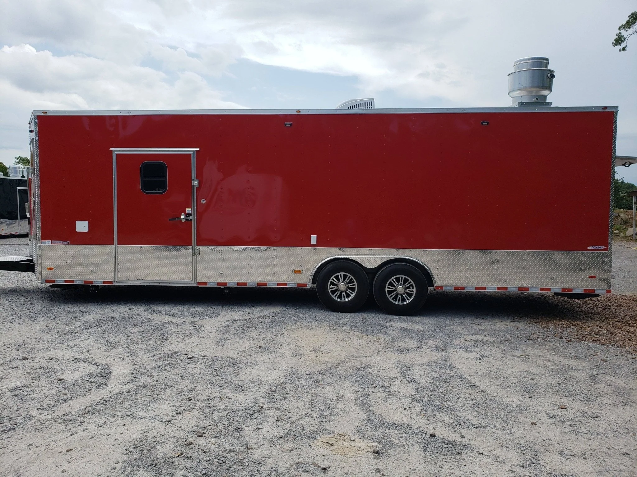867-8.5-x-28-victory-red-kettle-corn-and-cotton-candy-concession-trailer-11.webp 8.5' x 28' Victory Red Kettle Corn and Cotton Candy Concession Trailer