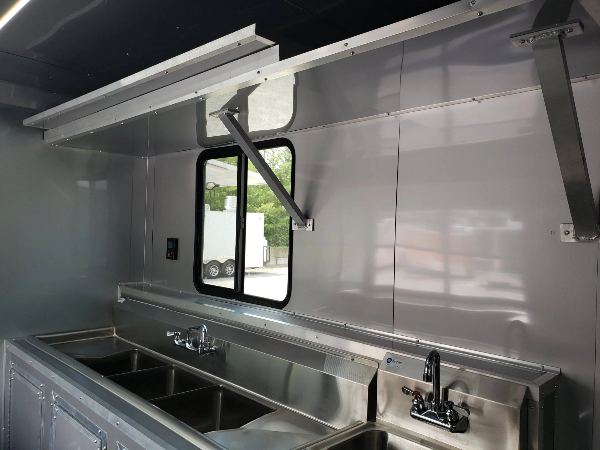 872-8.5-x-30-black-and-cobalt-blue-bbq-porch-concession-trailer-6.webp 8.5' x 30' Black and Cobalt Blue BBQ Porch Concession Trailer