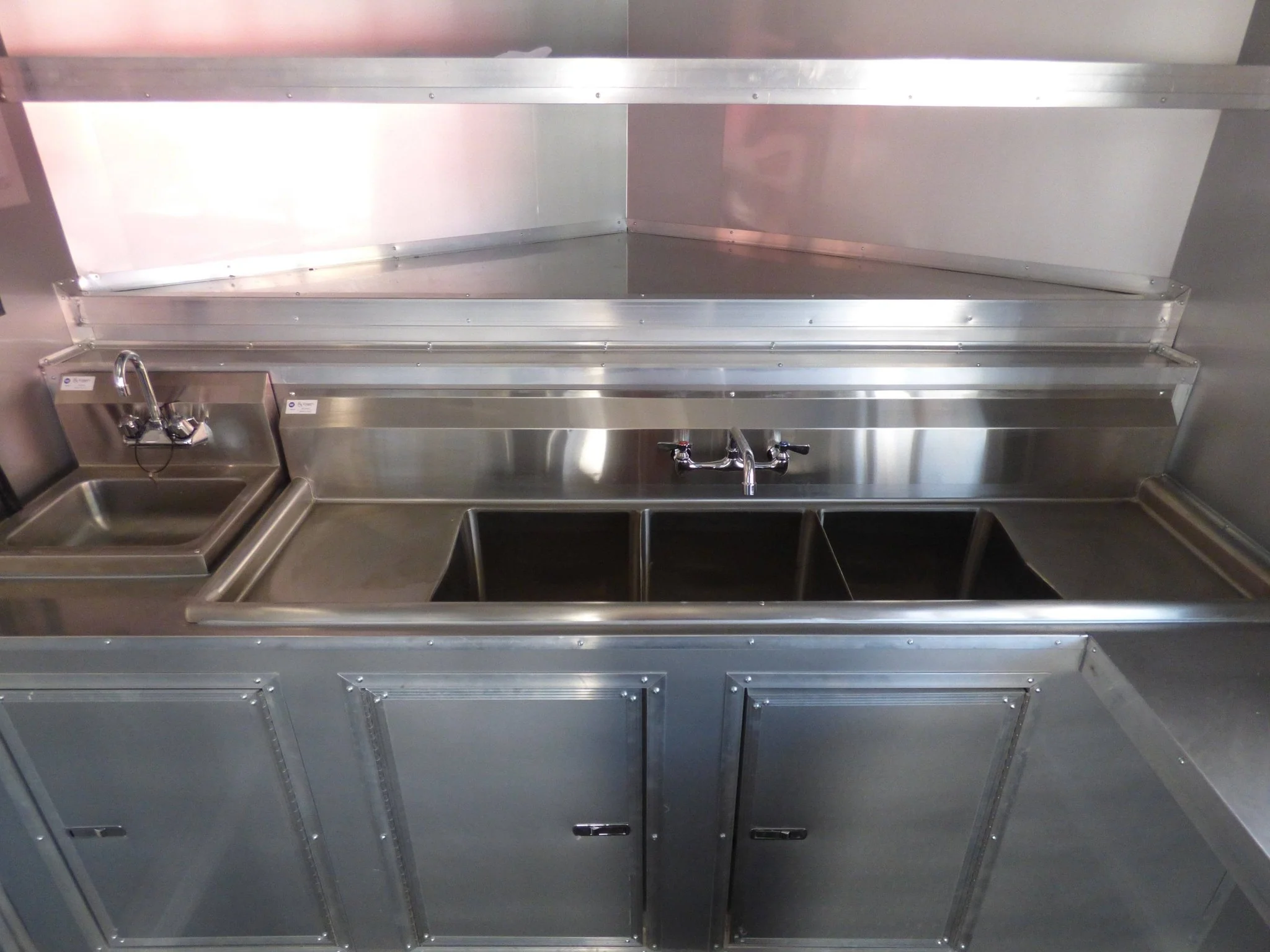 903-8.5-x-30-concession-victory-red-bbq-food-event-catering-trailer-19.webp 8.5' X 30' Concession Victory Red BBQ Food Event Catering Trailer