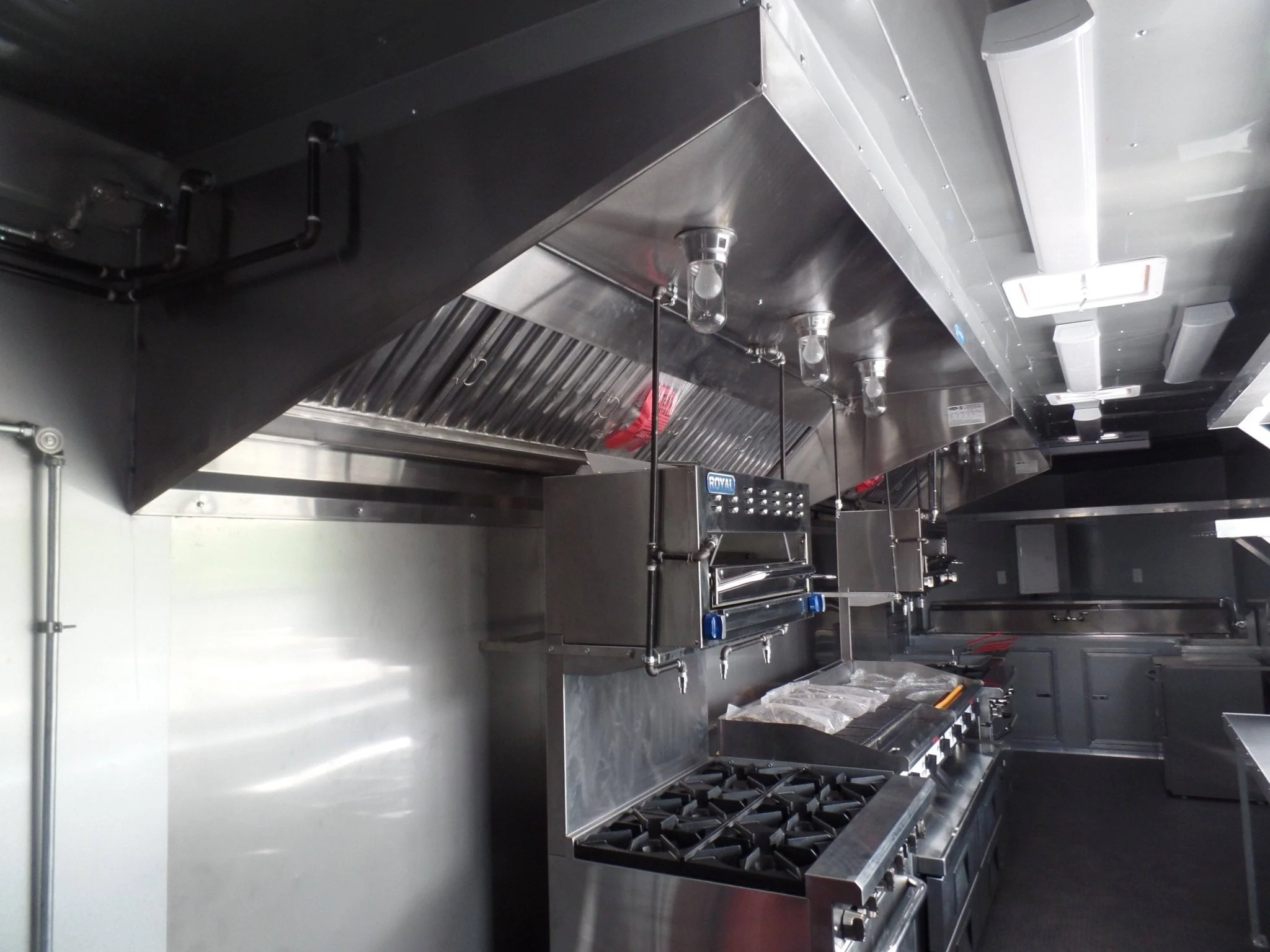934-8.5-x-32-concession-food-trailer-concession-white-event-catering-27.webp 8.5' x 32' Concession Food Trailer Concession White Event Catering