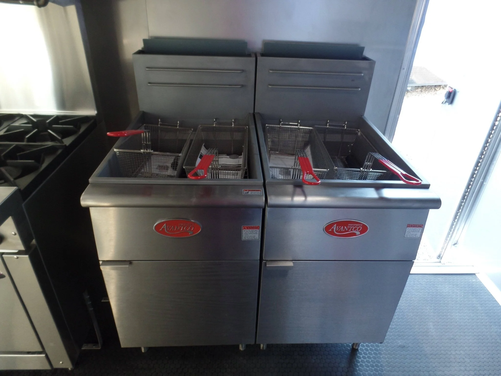 934-8.5-x-32-concession-food-trailer-concession-white-event-catering-36.webp 8.5' x 32' Concession Food Trailer Concession White Event Catering