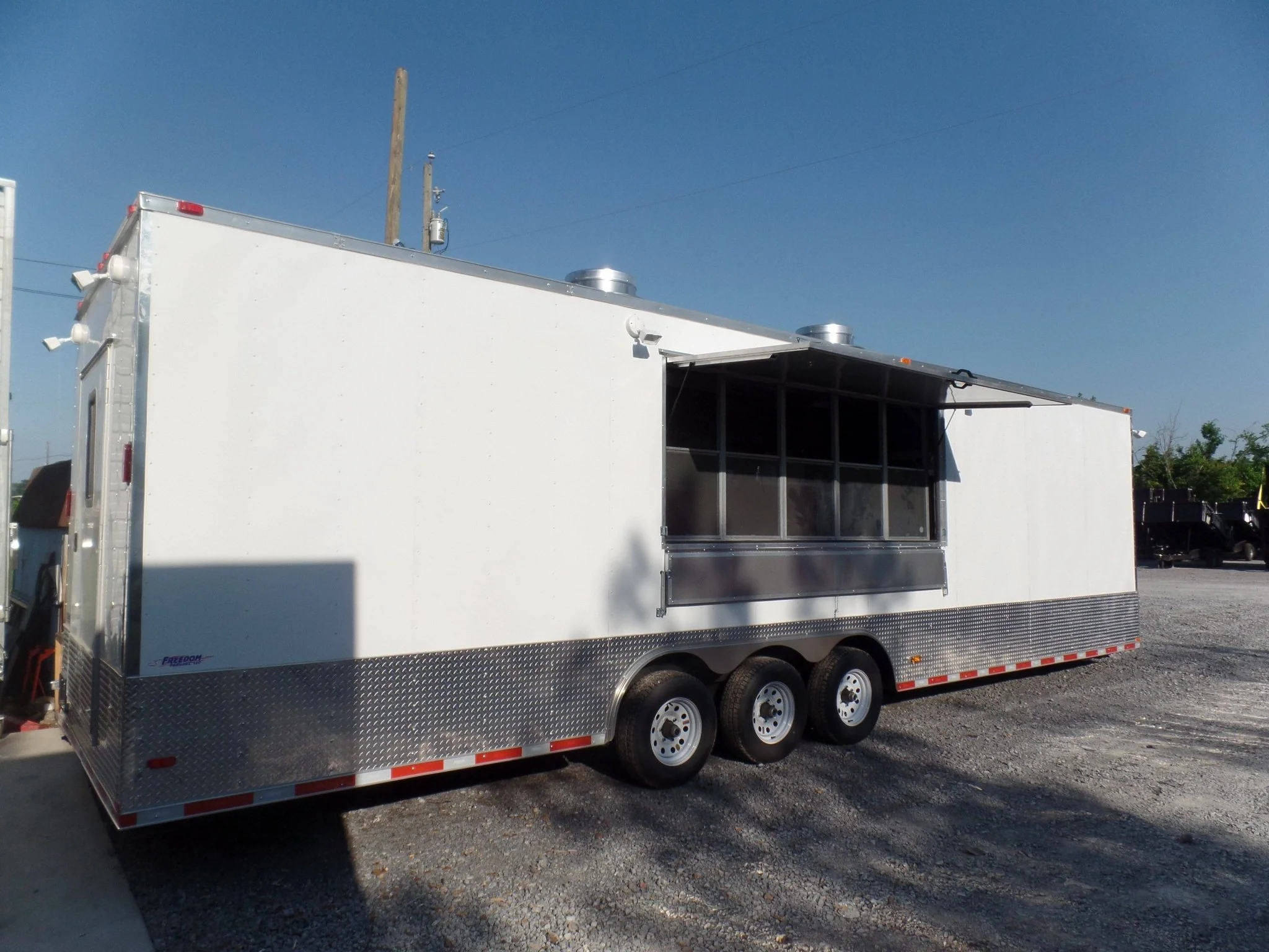934-8.5-x-32-concession-food-trailer-concession-white-event-catering-47.webp 8.5' x 32' Concession Food Trailer Concession White Event Catering